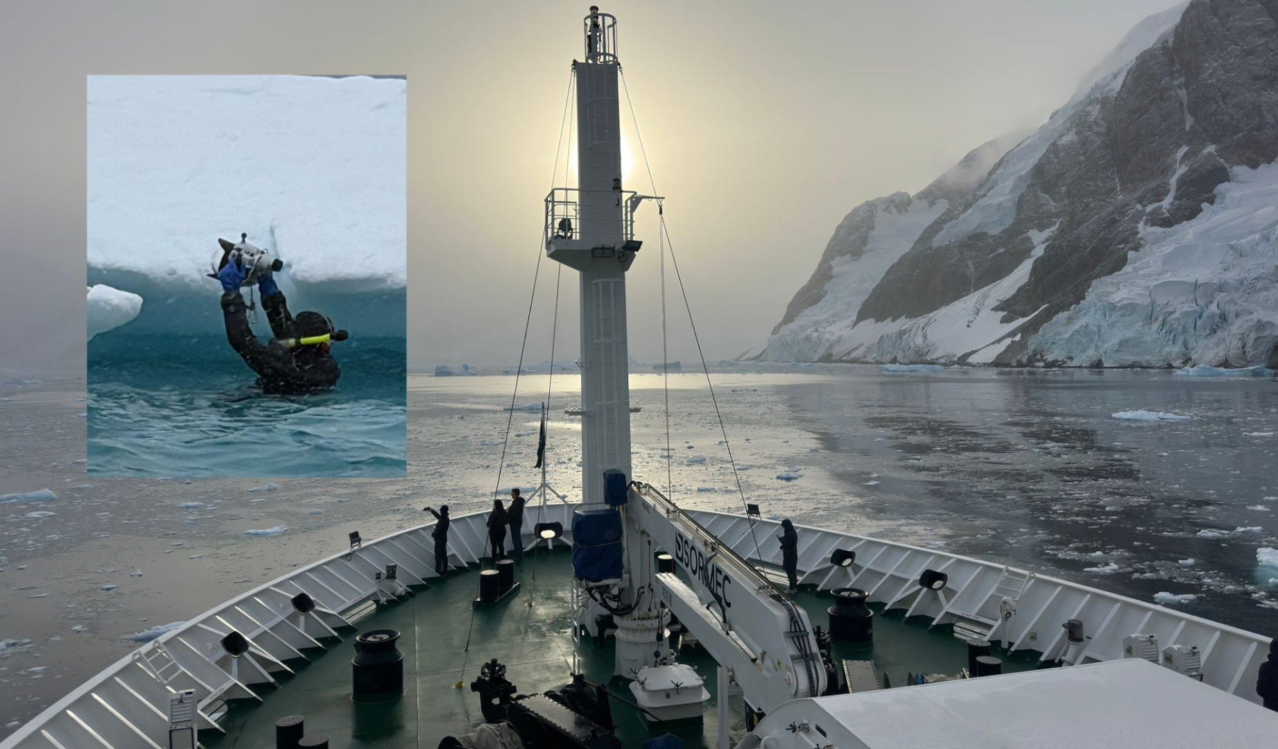 Imagen del MV Hondius cedida por el navarro Luis Gorricho, que aparece en la parte superior de la imagen en el agua