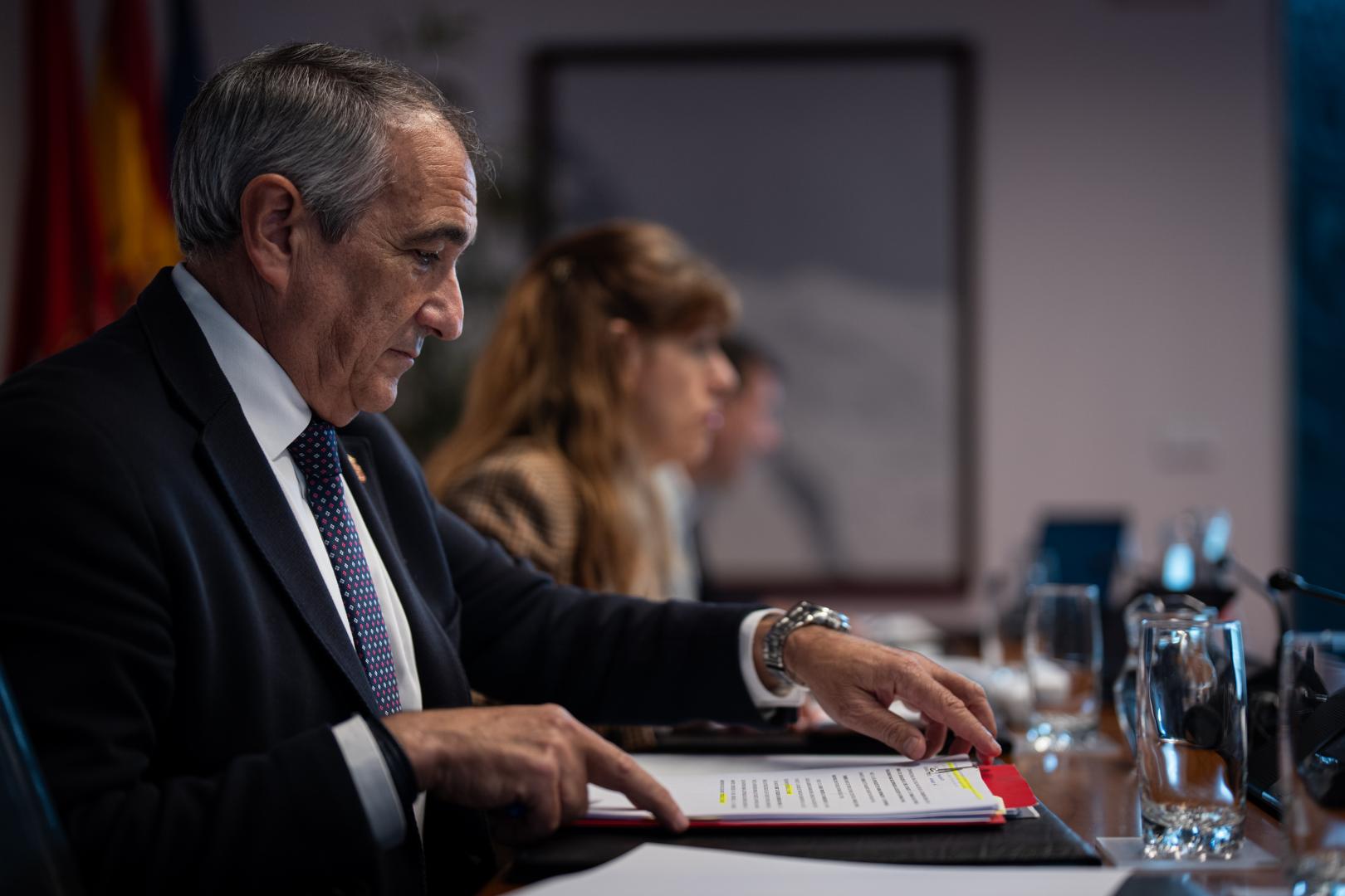 El consejero Óscar Chivite, este miércoles en el Parlamento de Navarra