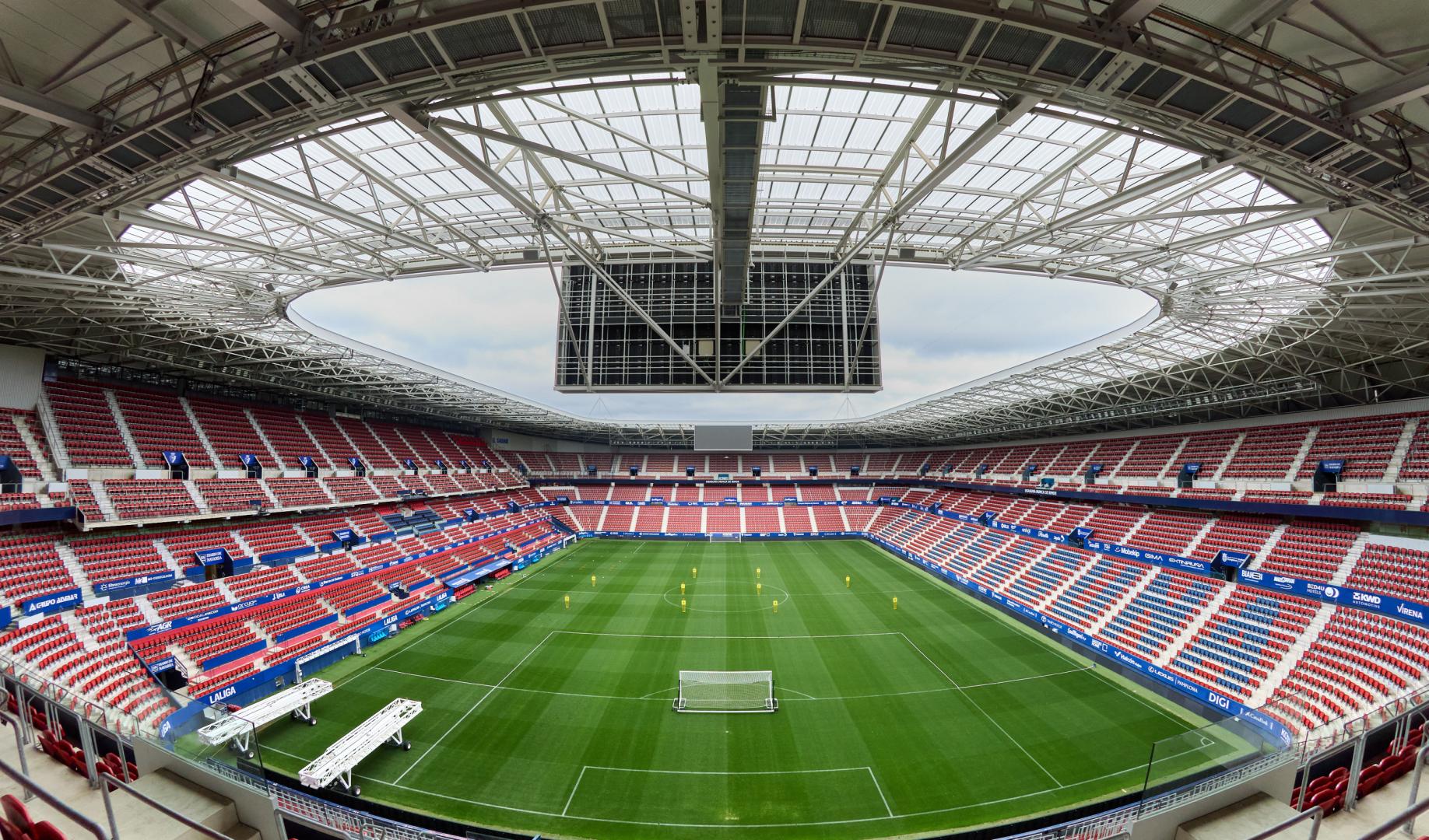 Una vista general del estadio de El Sadar tomada recientemente, donde se aprecia la cantidad de pasillos que hay