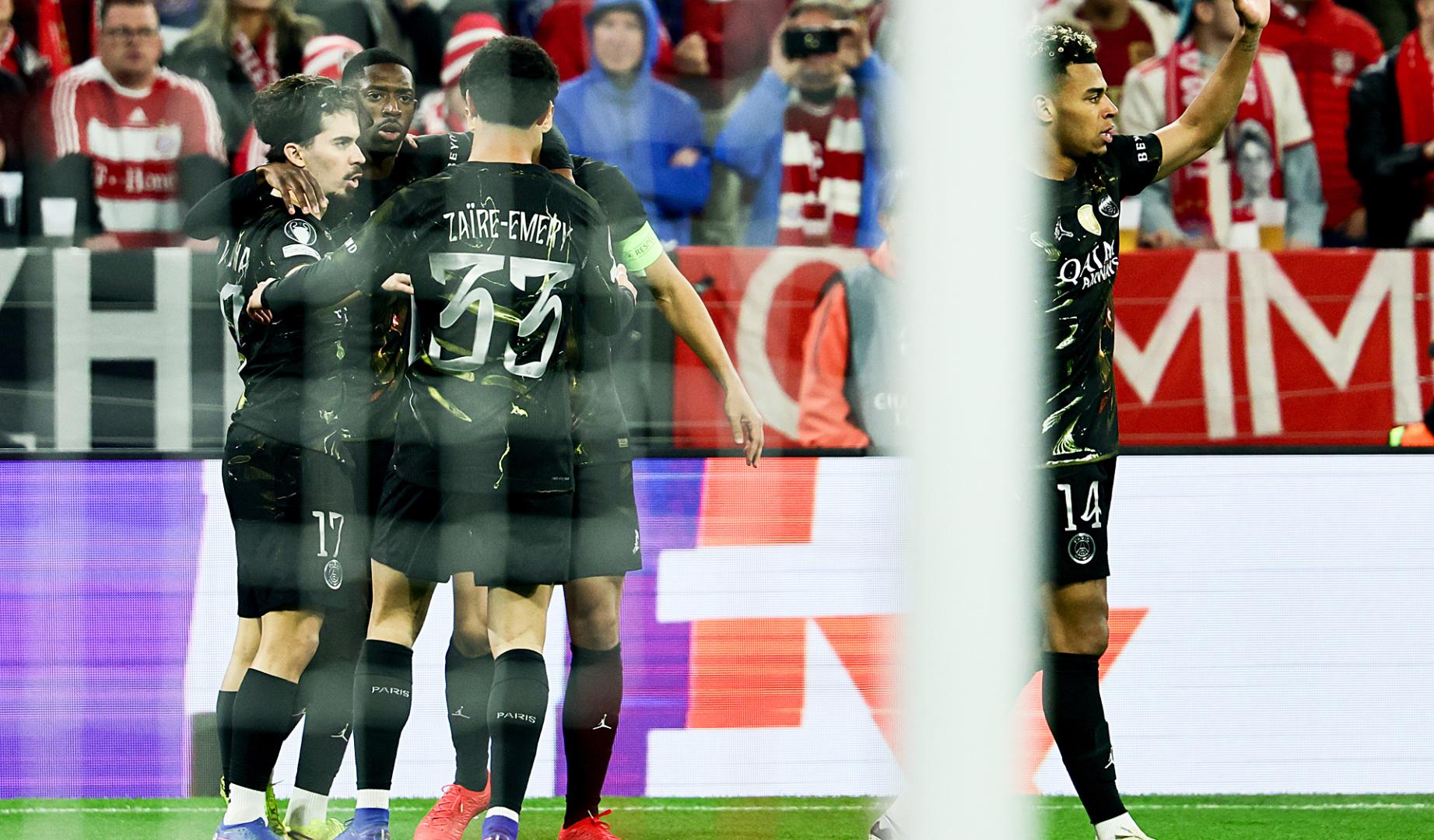 Los jugadores del PSG celebran el 0-1, obra de Dembelé en el minuto 3 de encuentro