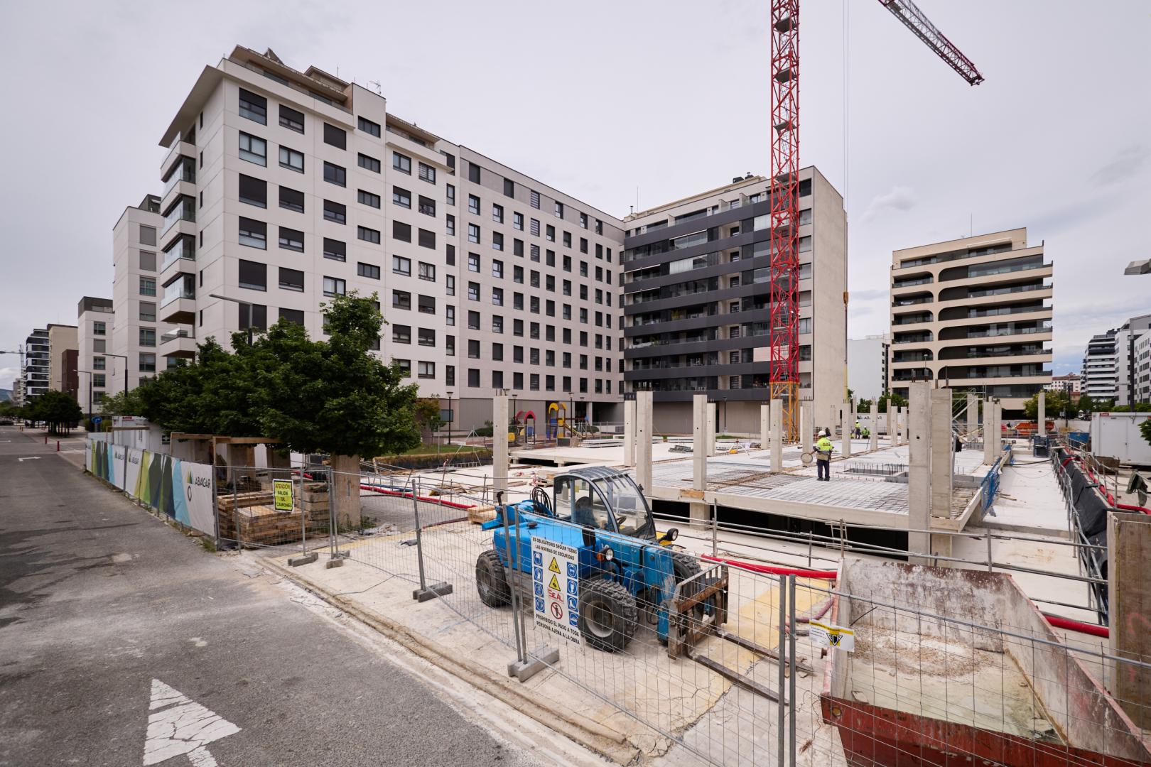 Promoción de viviendas en construcción en Lezkairu por la empresa Abaigar, basadas en un proceso de prefabricación que fue expuesto en iConstruccioNA