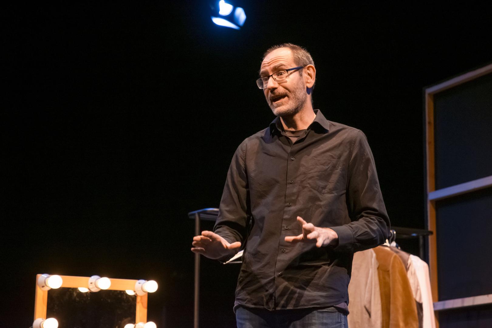 Miguel Goikoetxandia define 'El no ya lo tienes' como una obra “amable, bonita y divertida” con el repaso de anécdotas vividas