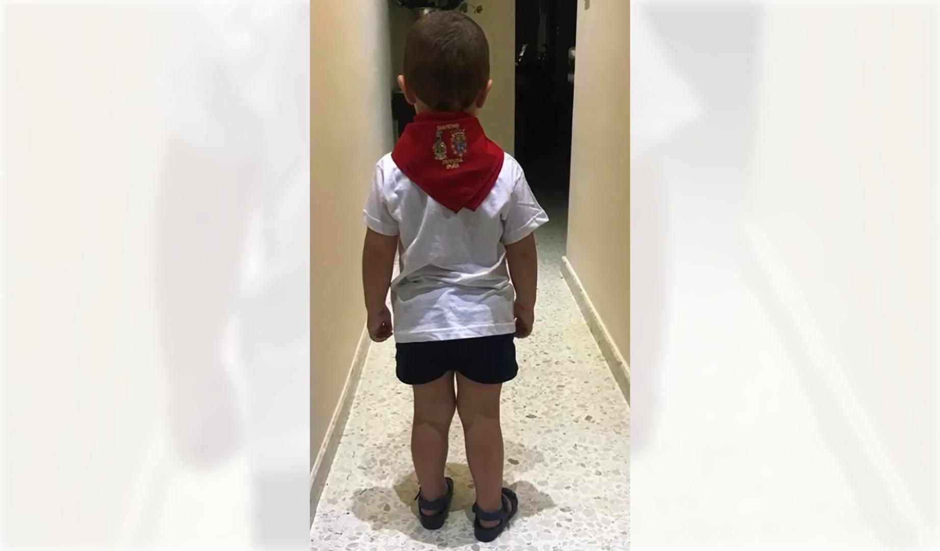 Montaje que la familia del menor andaluz le regaló con motivo de su primera comunión.