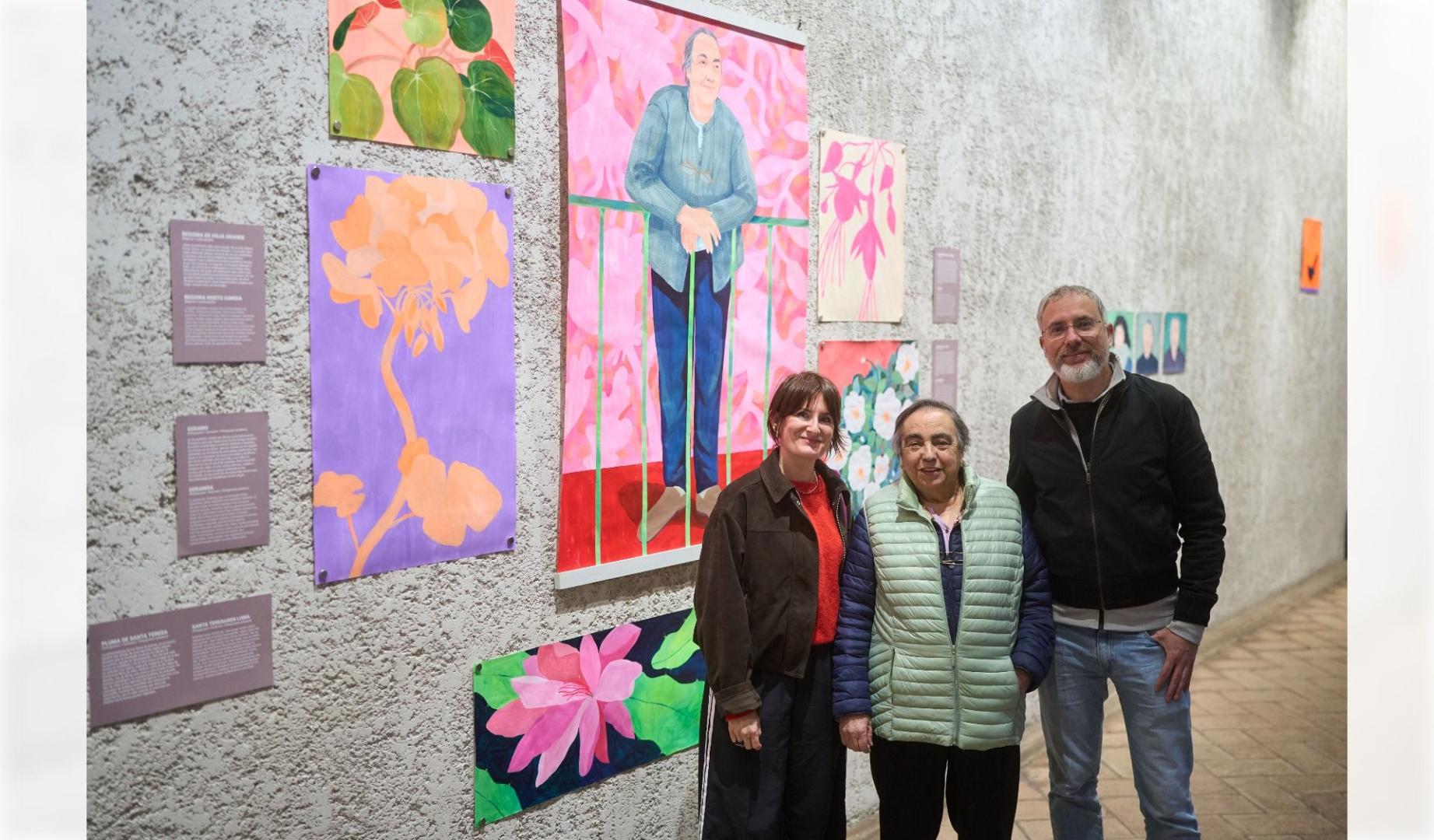Desde la izquierda, Iratxe López de Munáin, Antonia Salguero y Eduardo Barba, este miércoles 6 de mayo en el Palacio del Condestable de Pamplona
