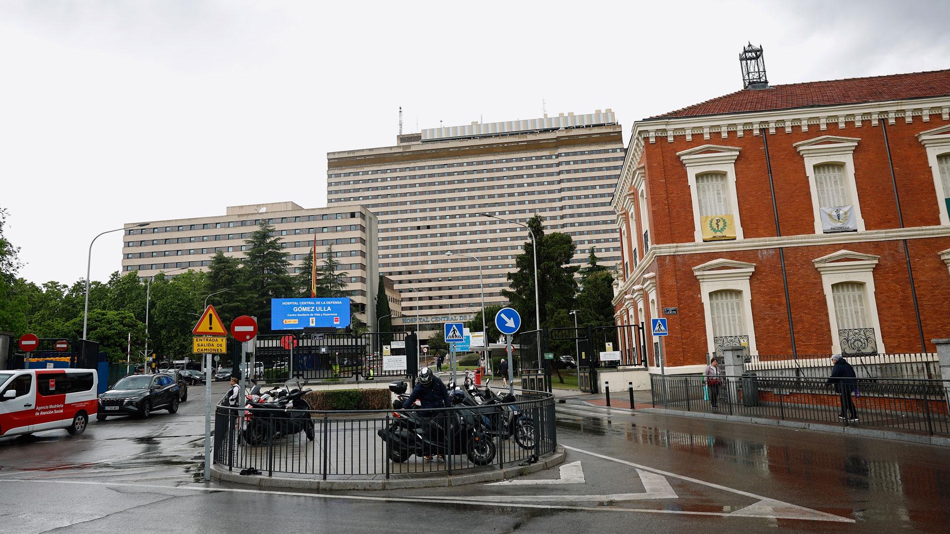 Hospital Gómez Ulla de Madrid al que serán trasladados los 14 pasajeros españoles del crucero afectado por un brote de hantavirus