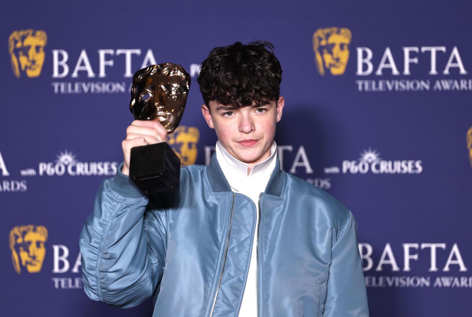 Owen Cooper, con su BAFTA a mejor actor de reparto por 'Adolescencia'