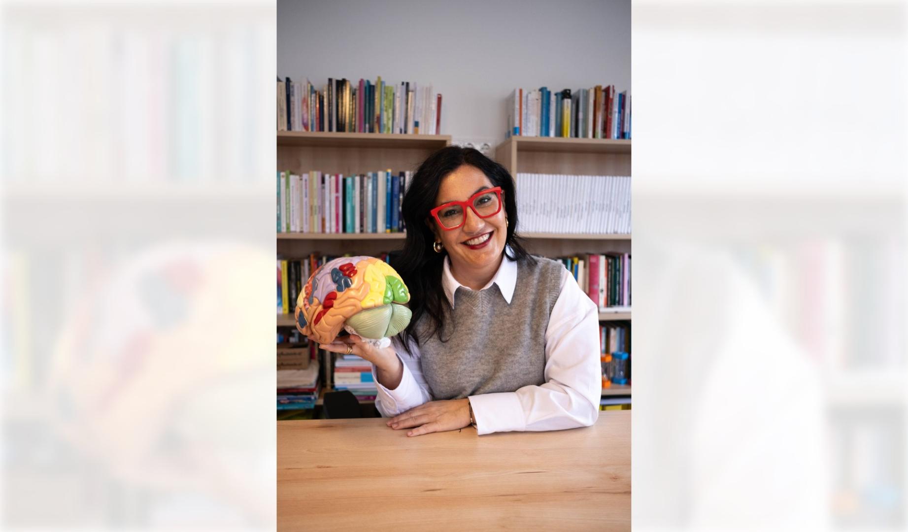 La doctora en neurociencia Ana Asensio (Murcia, 1978) presentará su último libro el miércoles 13 de mayo en Diario de Navarra.