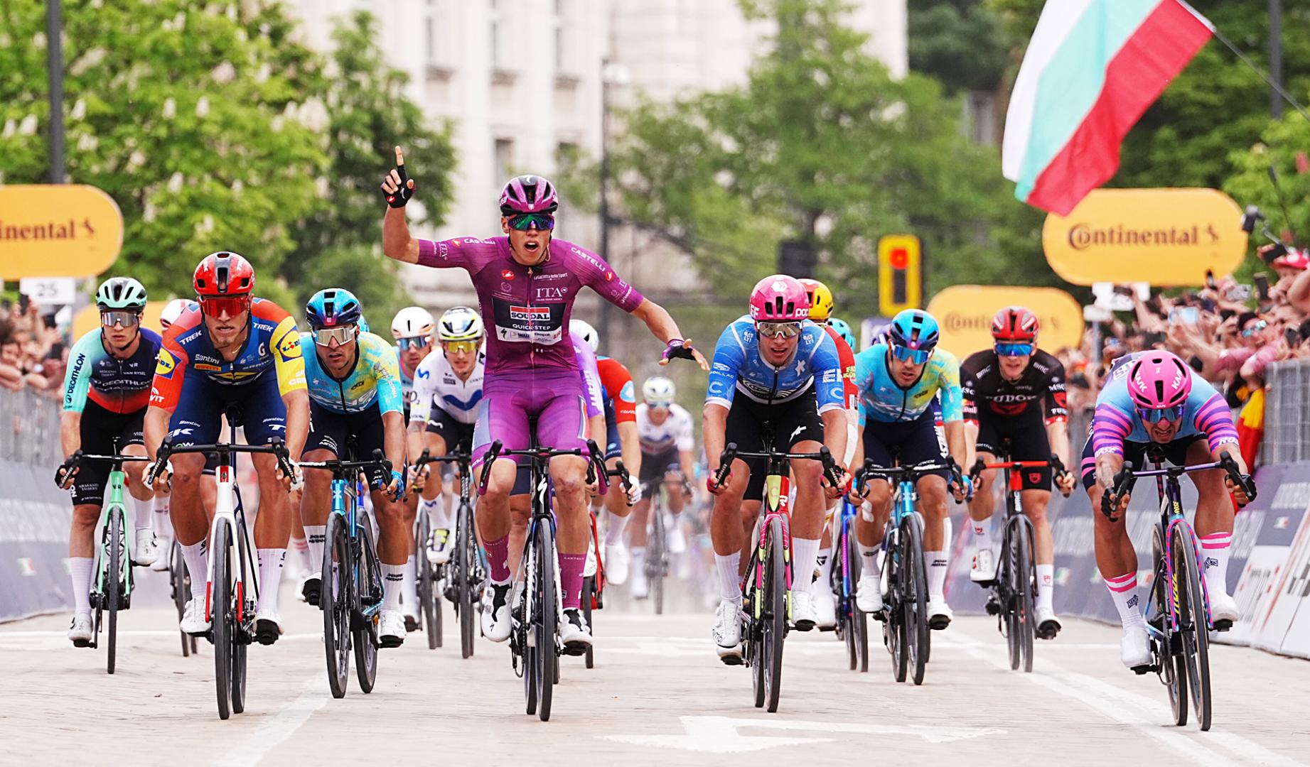 Paul Magnier (Soudal Quick-Step) se impone en la tercera etapa con meta en Sofía