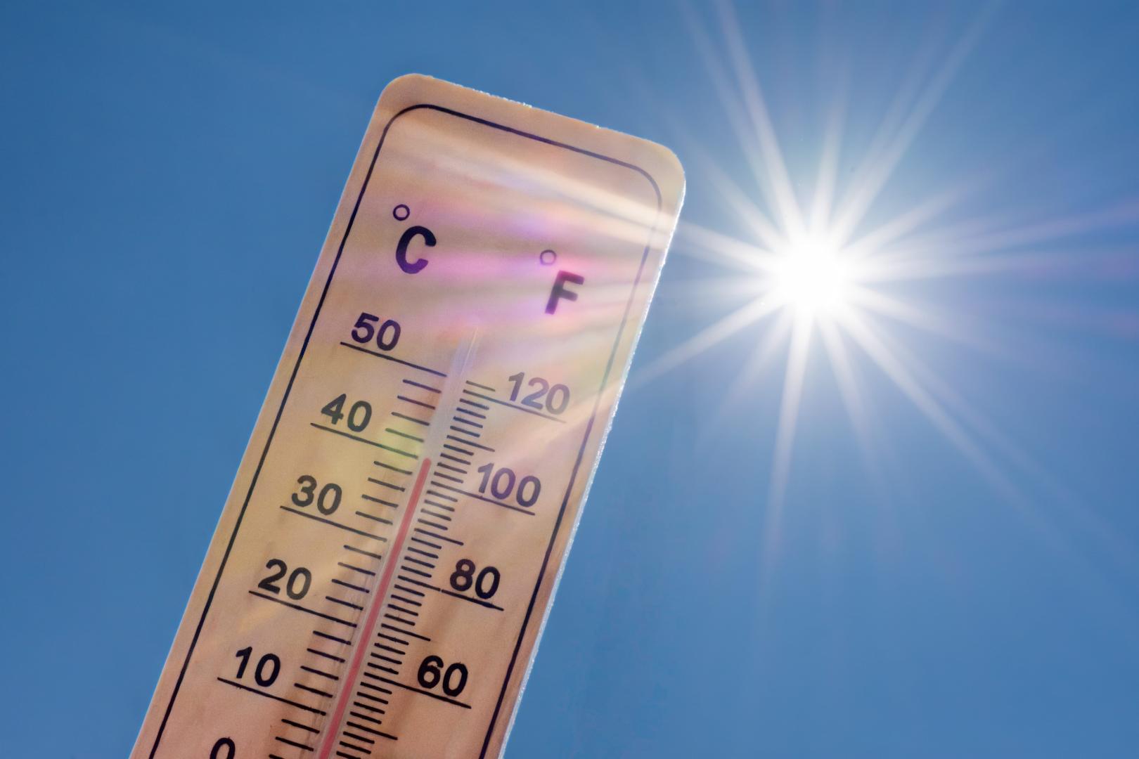 Ahora que se acerca el verano y el sol tiene más presencia, no podemos descuidar la fotoprotección.