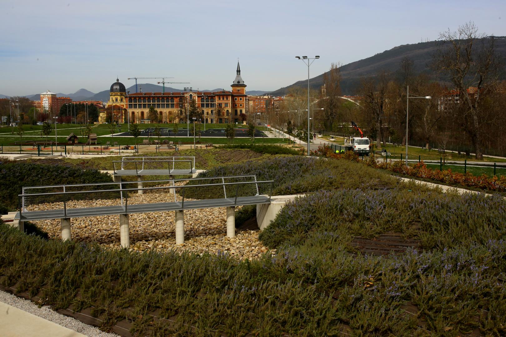 Parque junto a la Avenida de Guipúzcoa de Pamploa