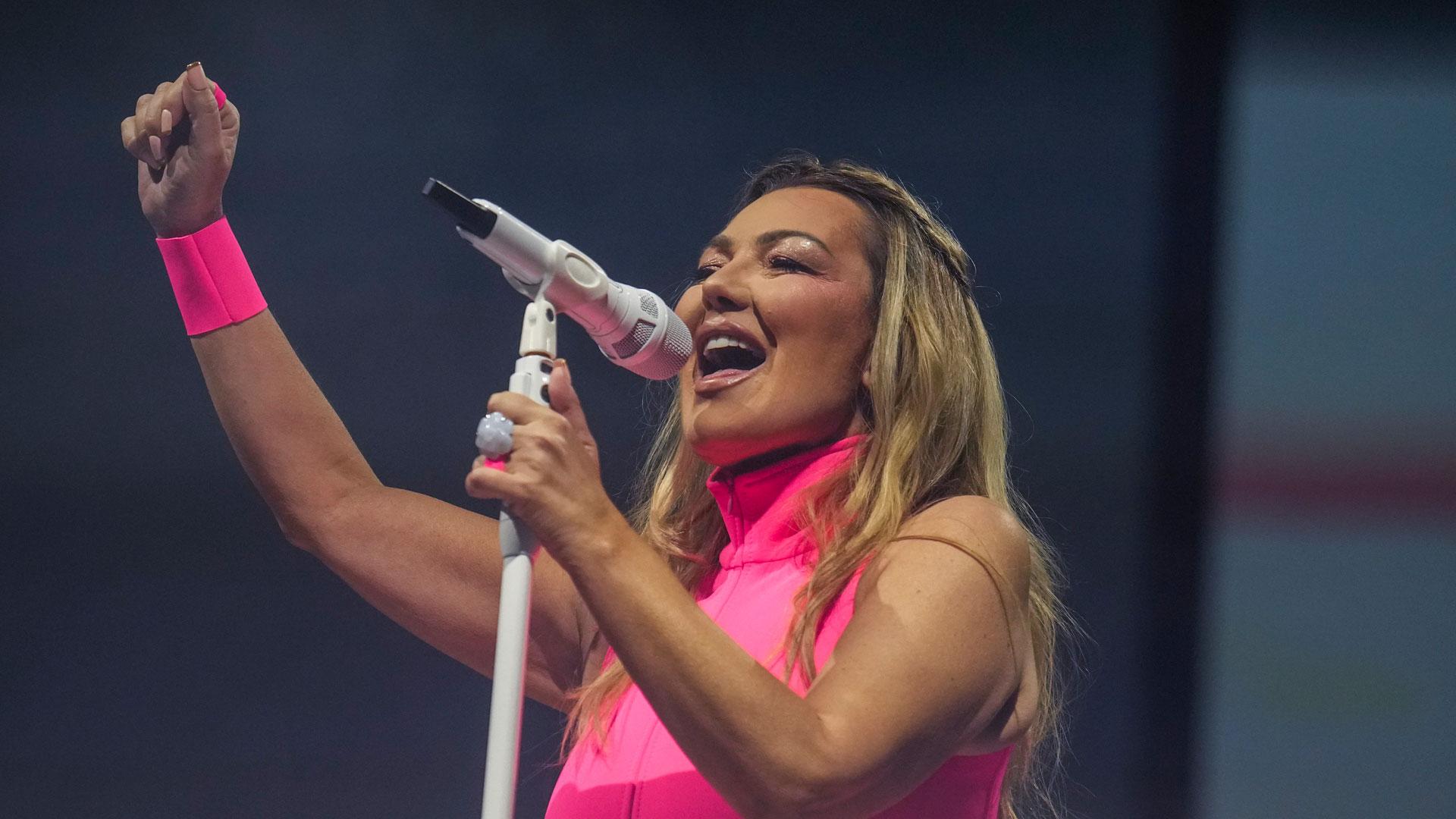 La cantante de La Oreja de Van Gogh, Amaia Montero, durante su concierto, en el Bizkaia Arena BEC, del pasado fin de semana en Bilbao