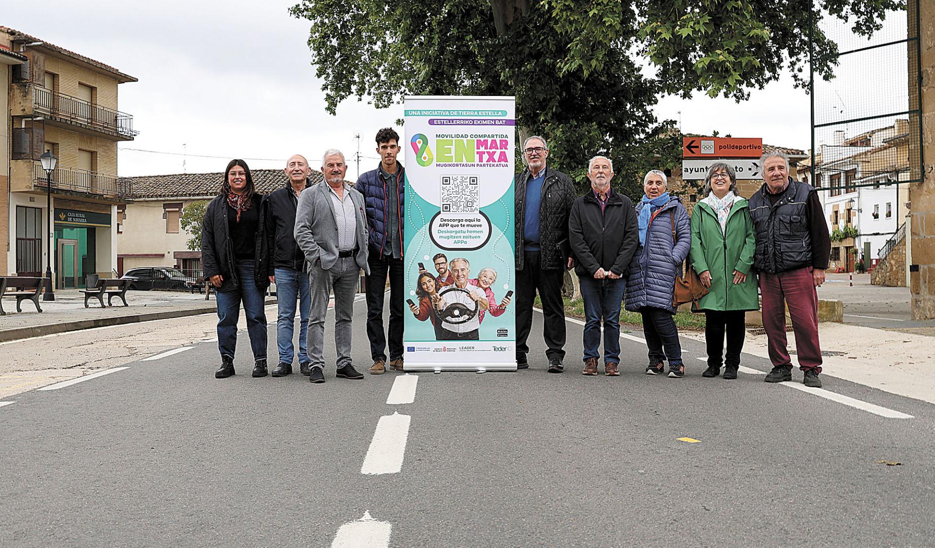 Responsables municipales y de la asociación Teder presentaron este miércoles 13 de mayo por la mañana en Murieta la aplicación ‘En Martxa’