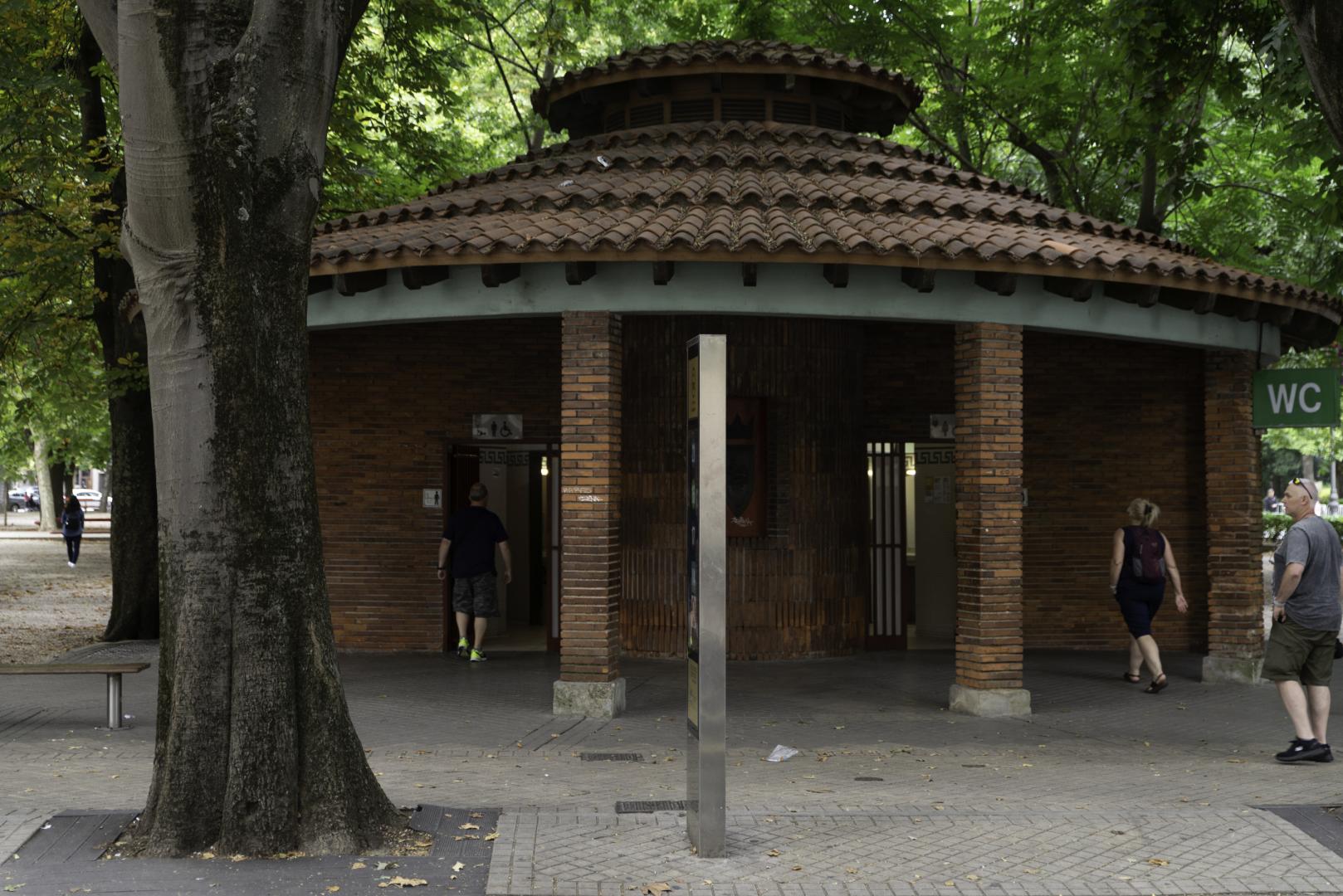 Los aseos públicos del Bosquecillo