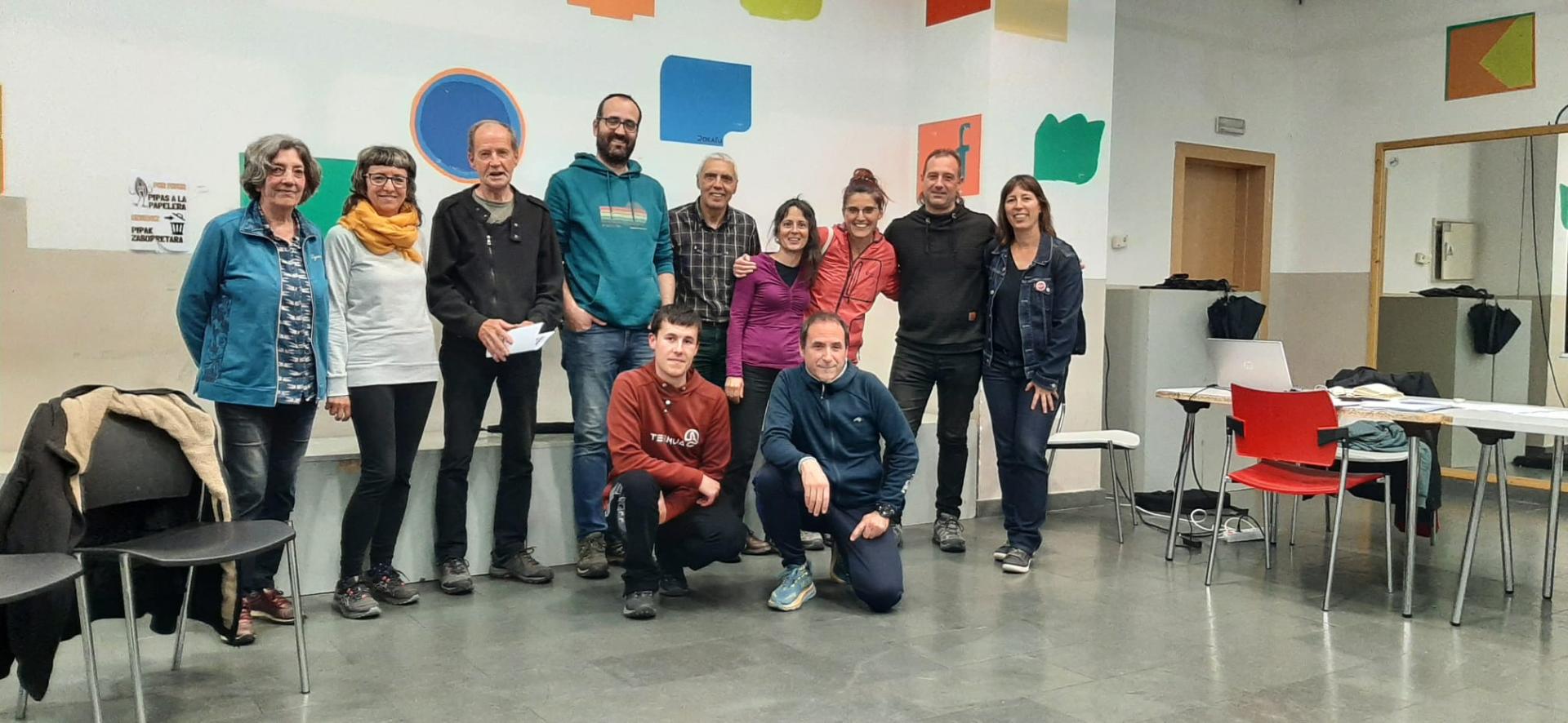 Promotores de la plataforma en la reunión de la casa de juventud de Estella