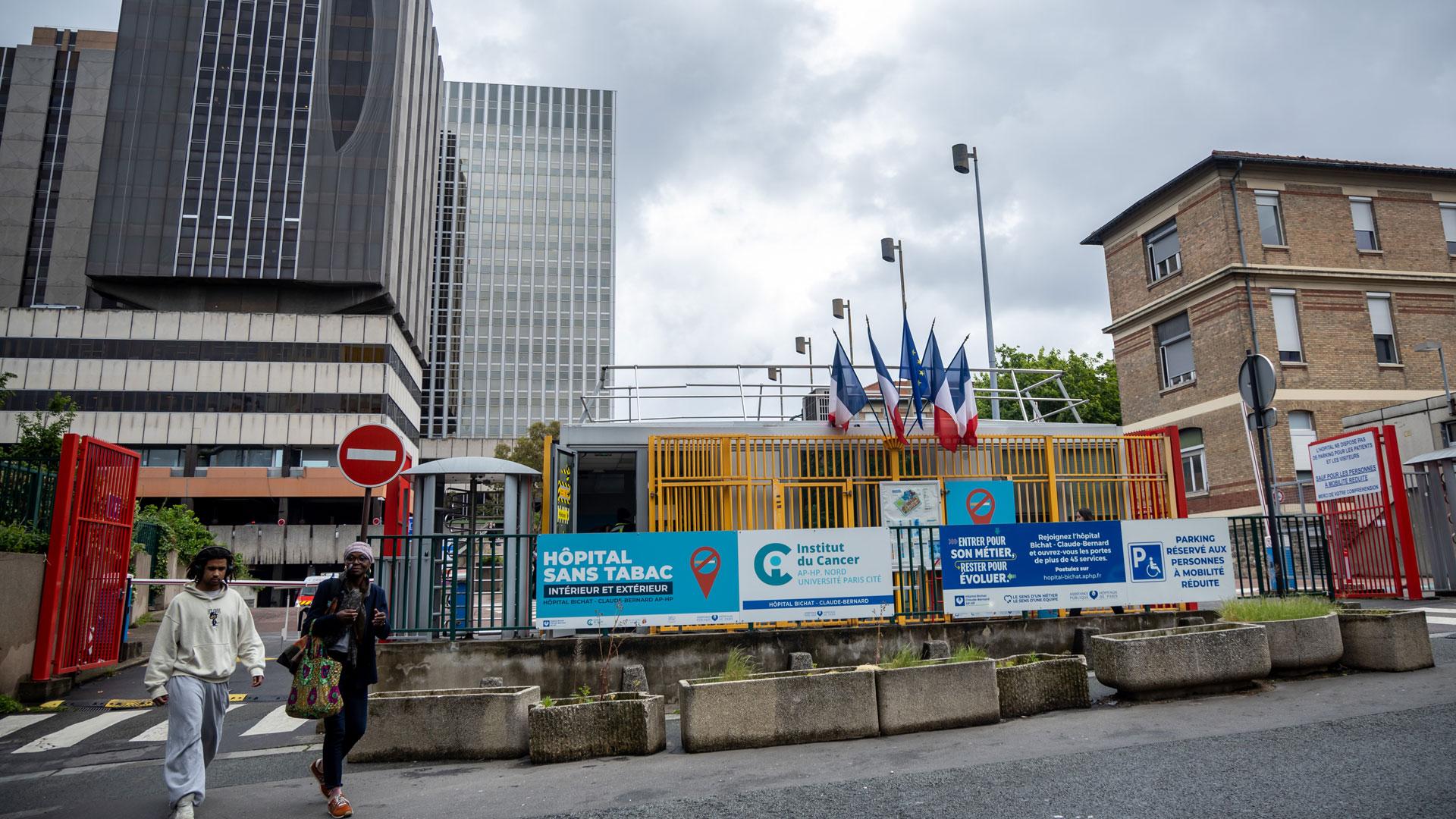 Vista exterior del Hospital Bichat-Claude Bernard en el que se encuentran ingresados los pasajeros del crucero MV Hondius en el que se ha producido un brote de hantavirus