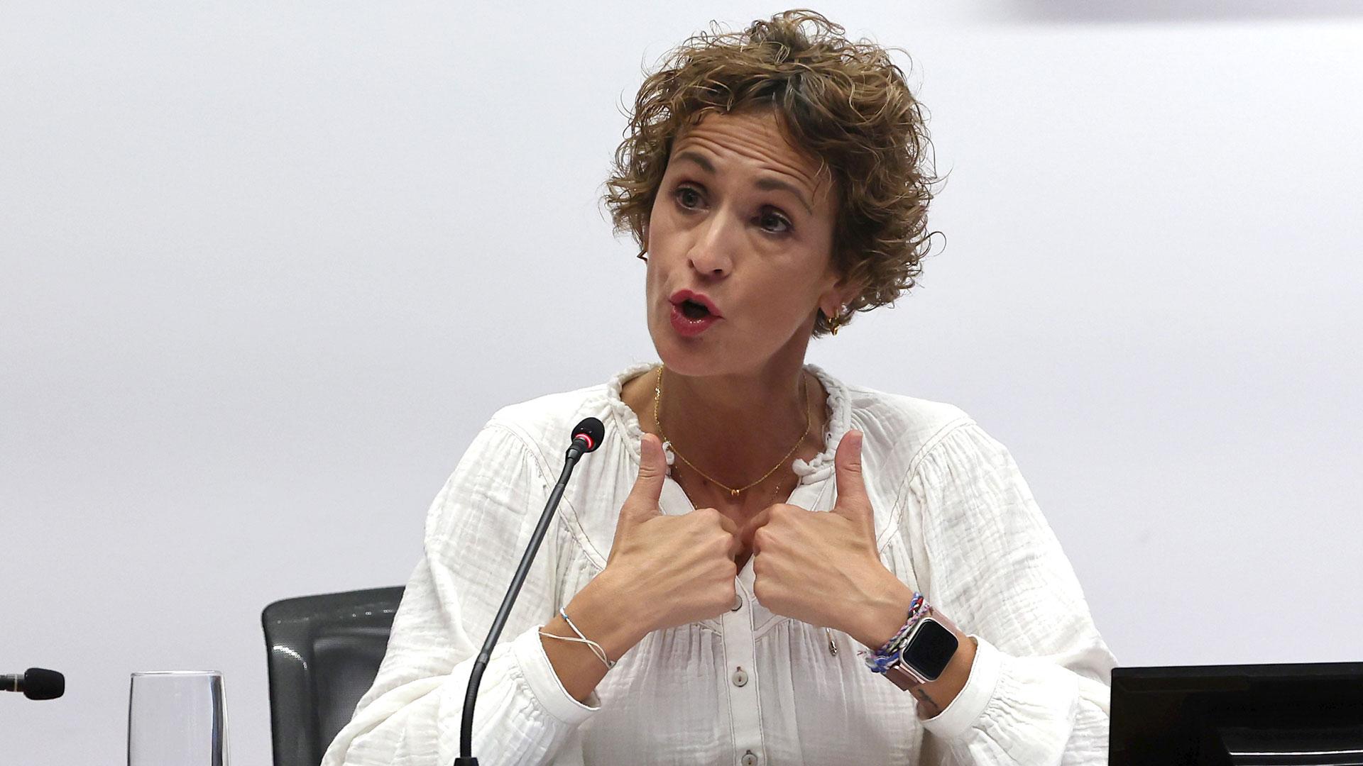 La presidenta del Gobierno de Navarra, María Chivite, durante la comparecencia en la comisión de investigación del Parlamento
