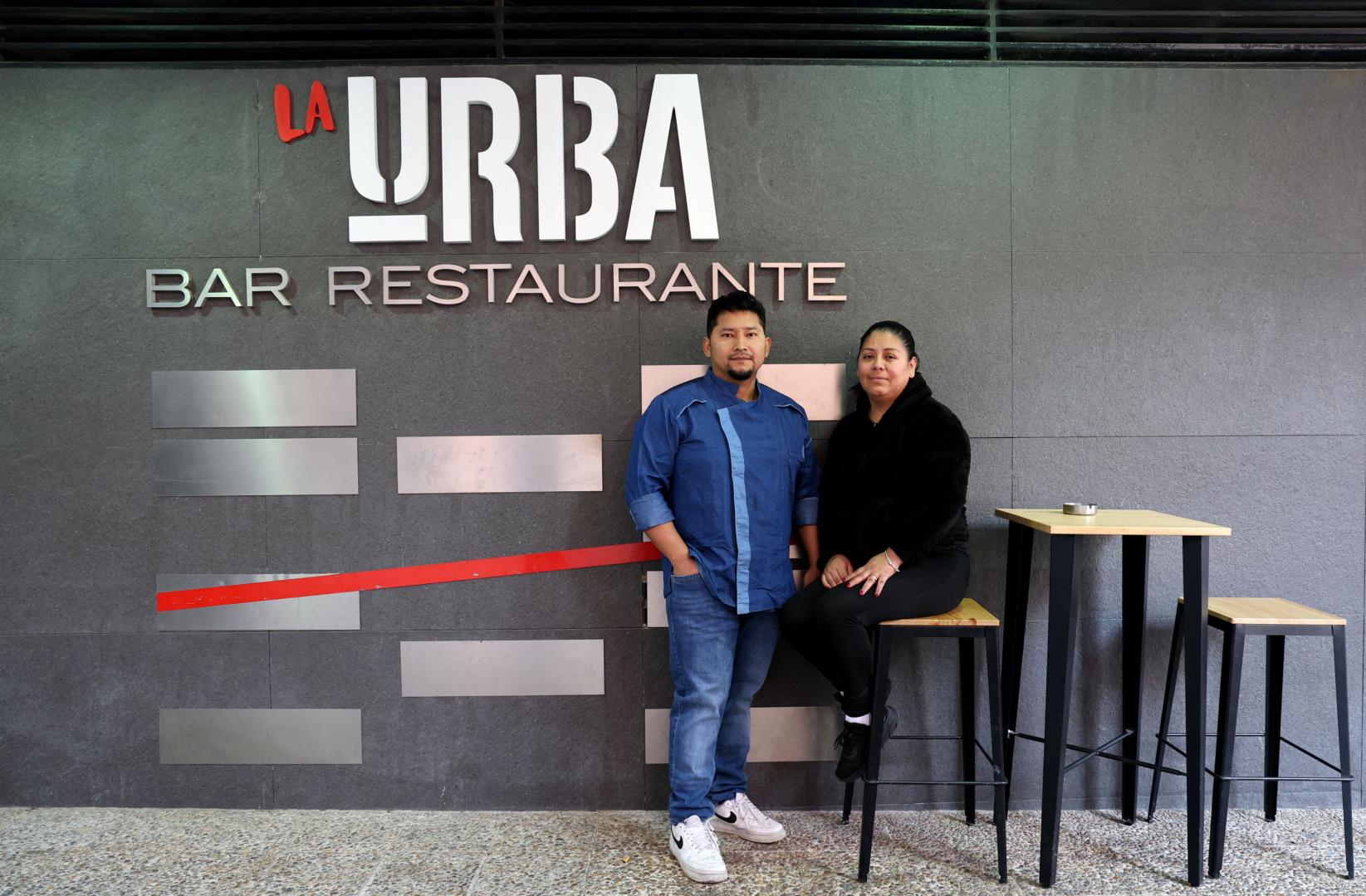 David Carriel y Sandra Delgado, la pareja que regenta el bar restaurante La Urba de Tafalla