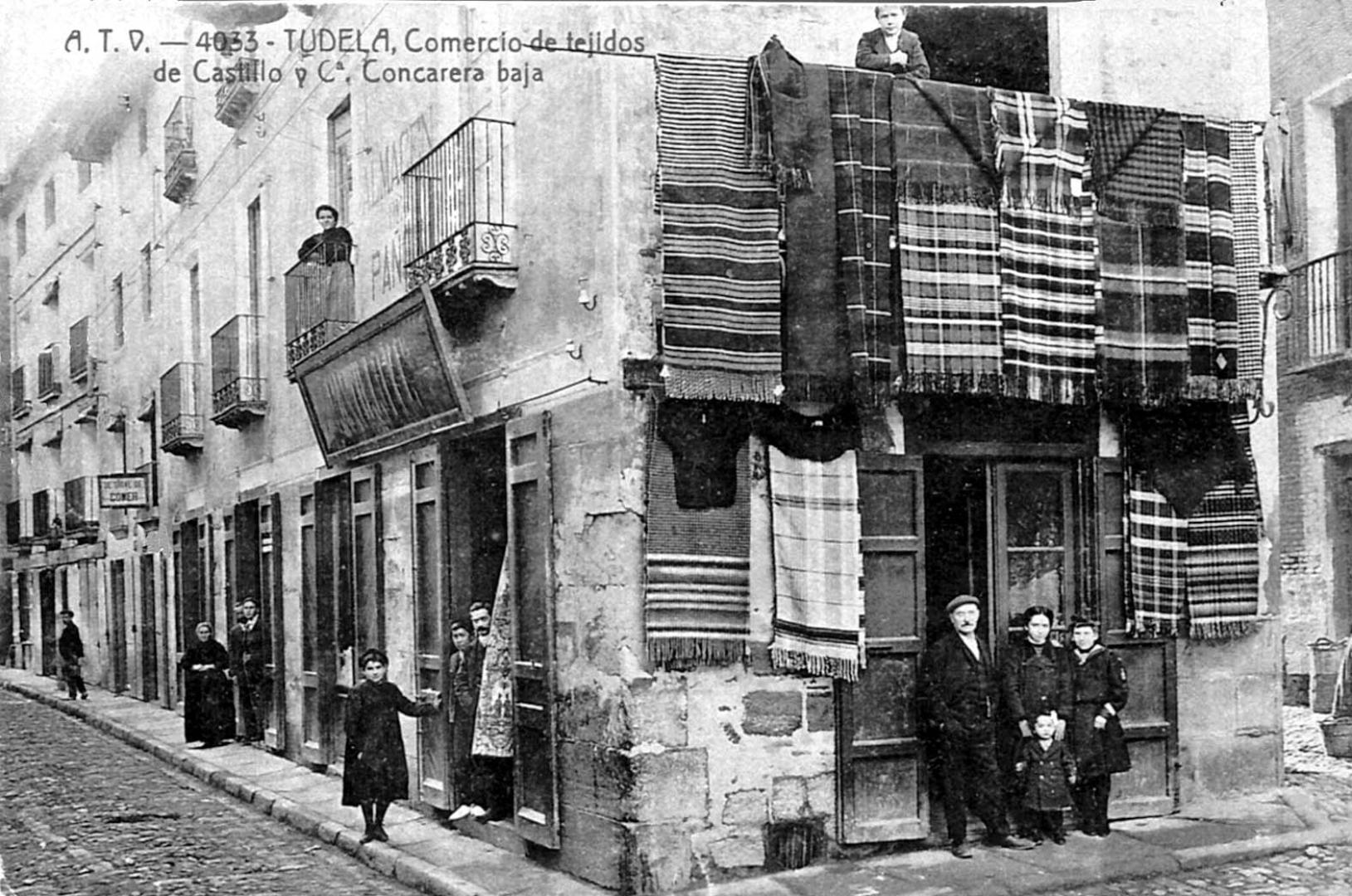 FOTO ANTIGUA DE TEJIDOS CASTILLO Y CALLE CONCARERA NICOLAS SALINAS.