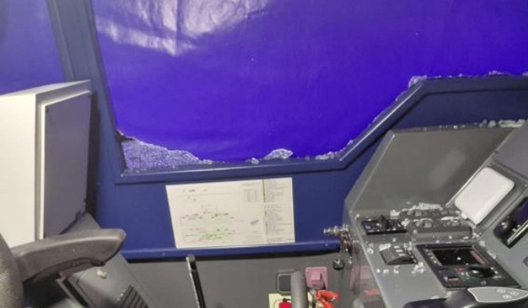 Daños en la embarcación 'Audaz' durante una persecución a una 'narcolancha' en aguas próximas a Almería