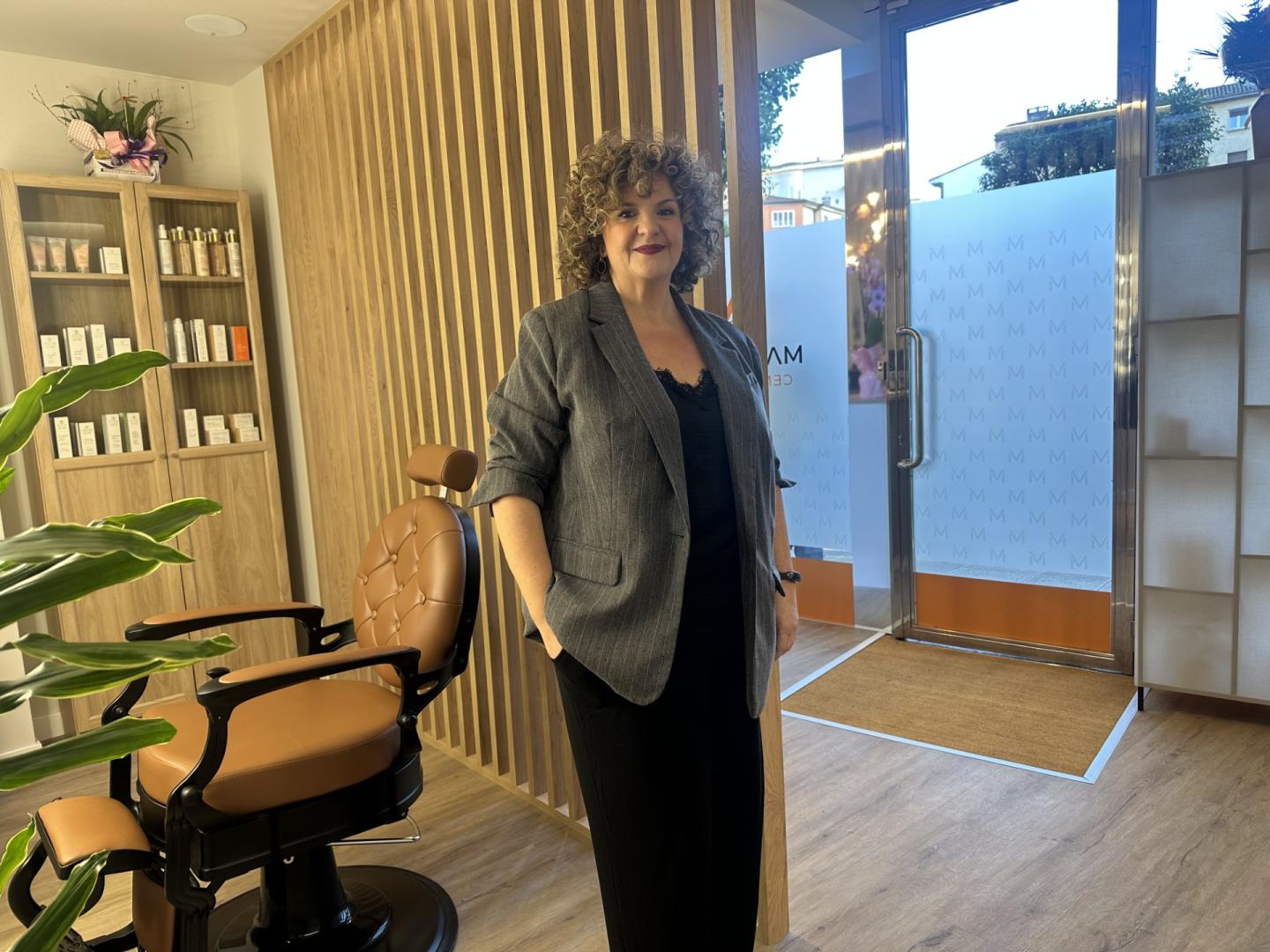 Marta Virto Solano en su nuevo centro de estética del paseo de la Inmaculada de Estella.