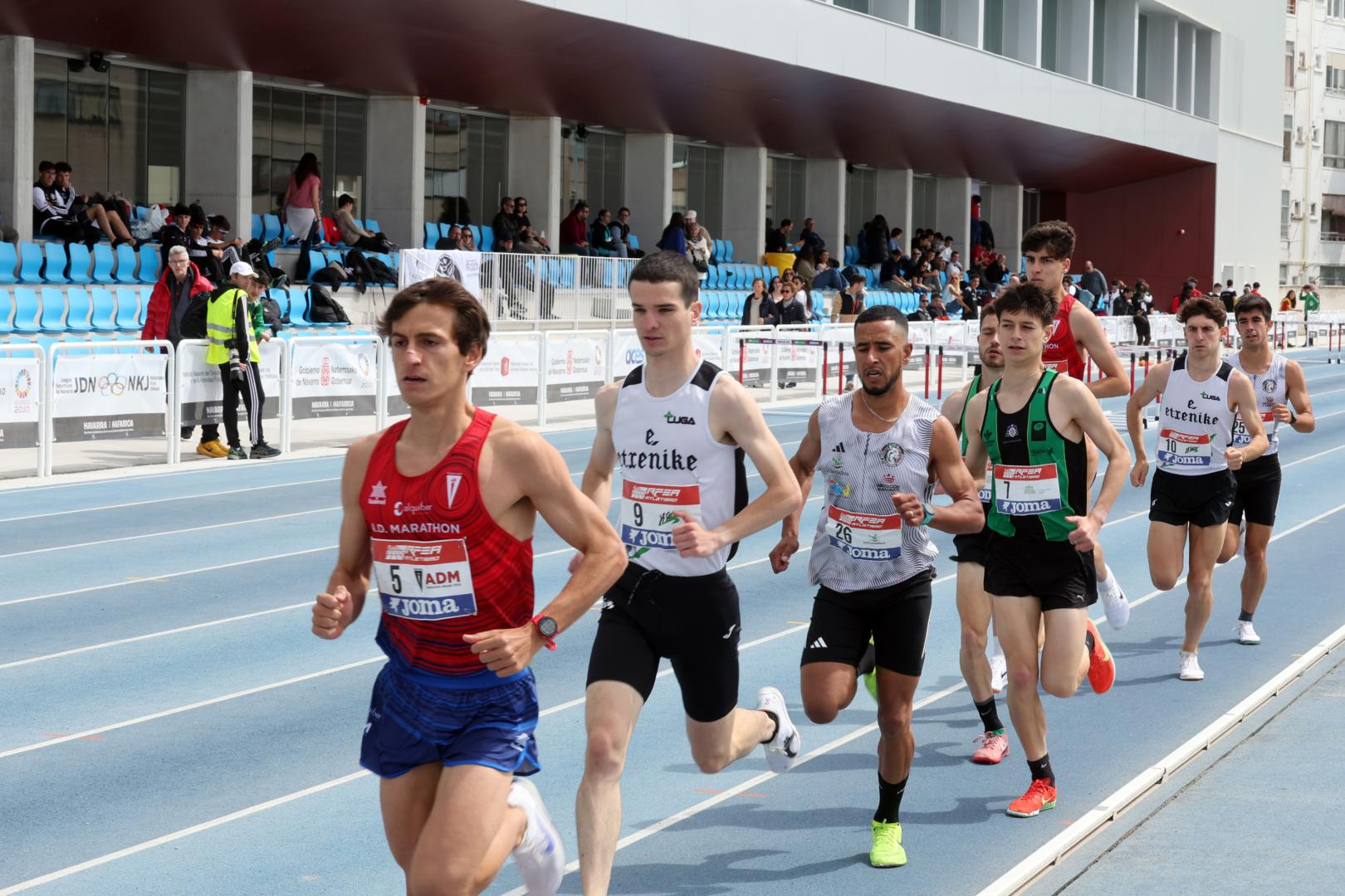 A: EDUARDO BUXENS F: 17 MAYO 2026 L: PAMPLONA , LARRABIDE T: ATLETISMO , CAMPEONATO DE ESPAÑA POR CLUBES DE ATLETISMO.