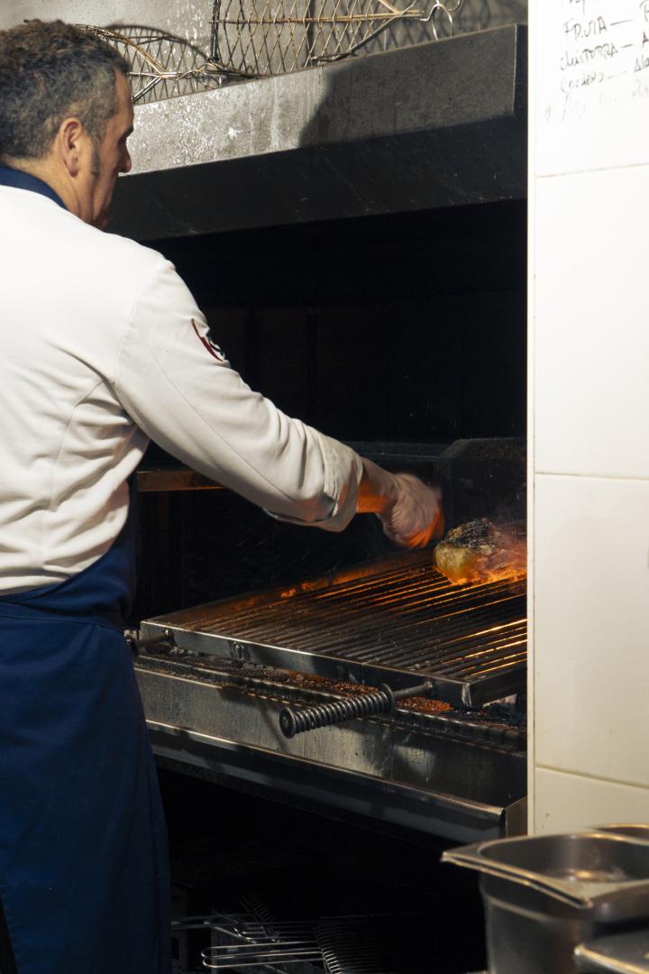 En La Hacienda, la cocina gira en torno a la parrilla