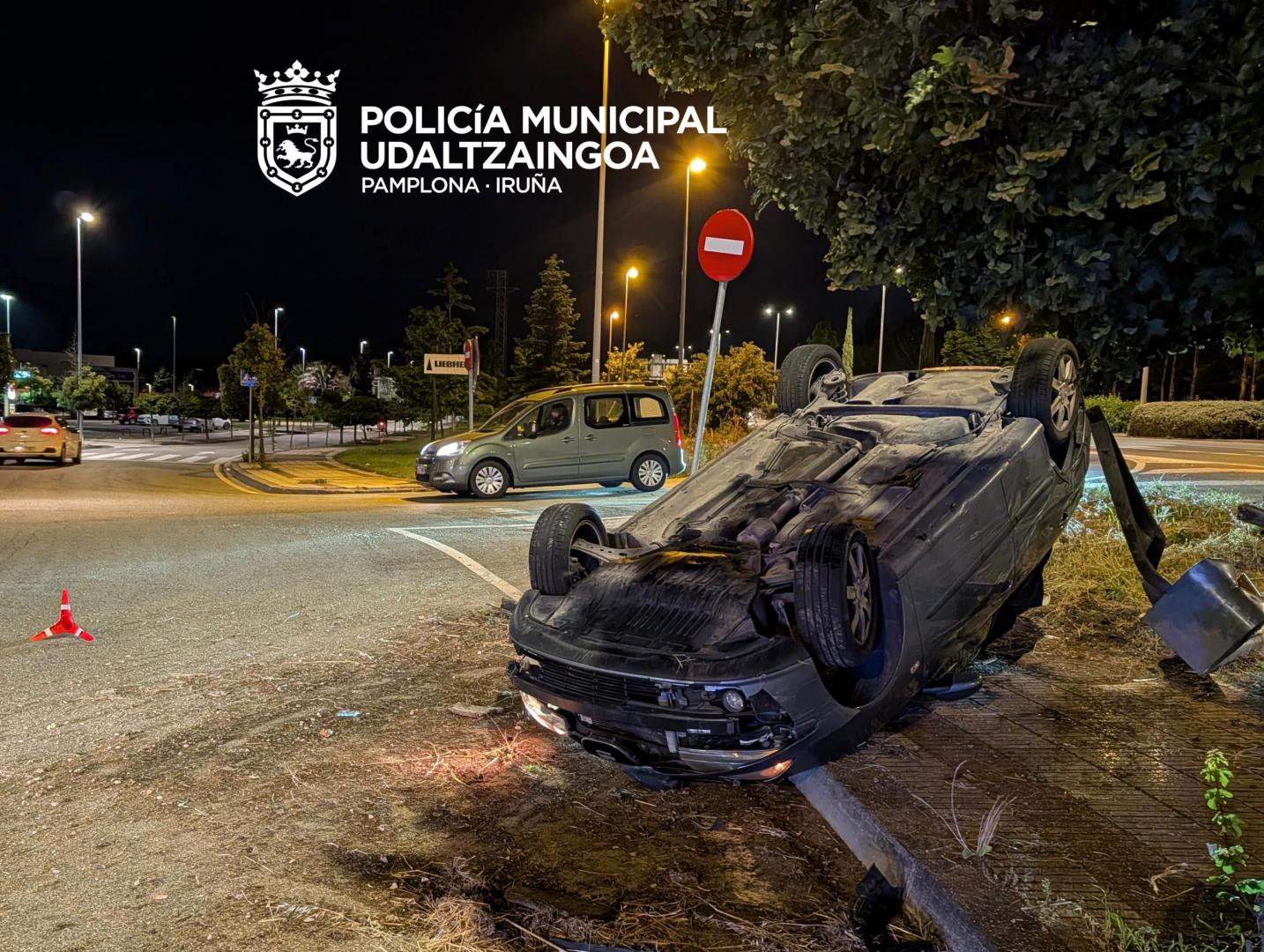 Imagen del estado en el que quedó el vehículo tras sufrir el accidente en el polígono de Agustinos