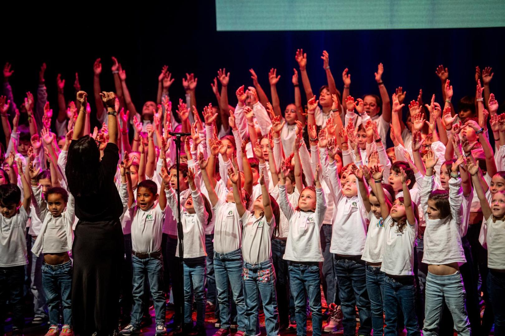 Esta iniciativa se enmarca dentro del proyecto educativo de la Escuela de Música y Canto Coral Saudade, que cumple ya tres años de trayectoria formando a niños y jóvenes en Pamplona
