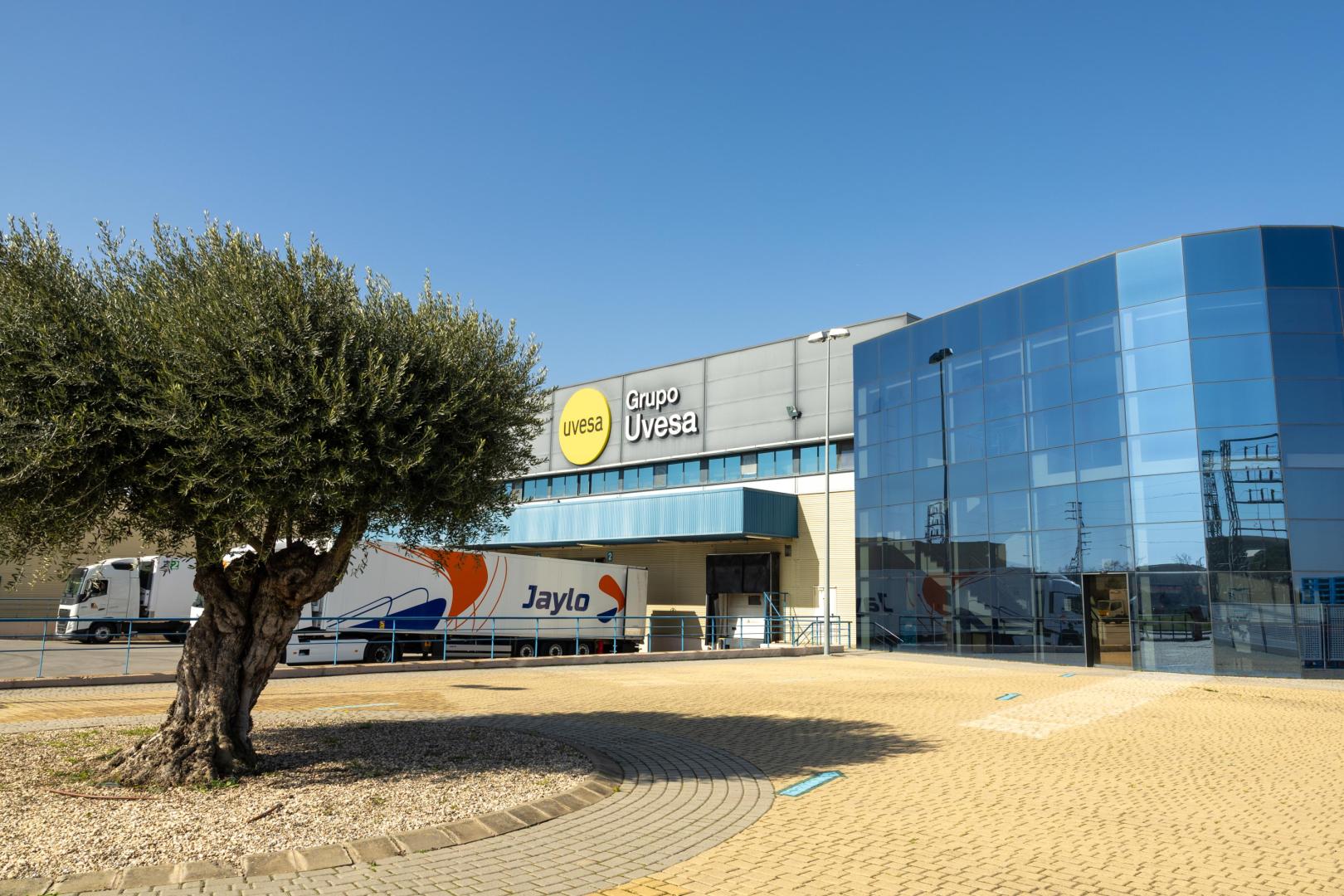 Imagen de las instalaciones de la empresa Uvesa en el polígono Montes de Cierzo de Tudela