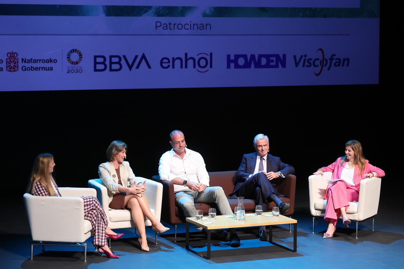 De izquierda a derecha: Natalia Oliver, Marta Alonso, Fran Murcia, José Antonio Canales y Marian Rojas Estapé