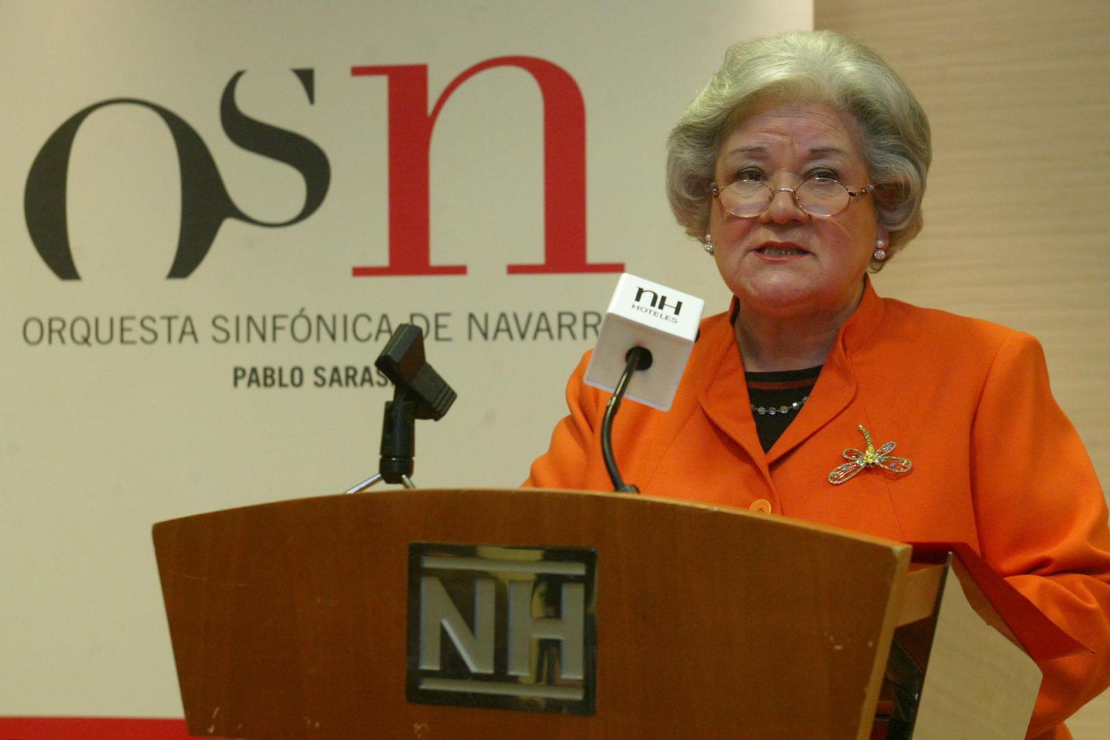 María Jesús Artaiz, actuando como presidenta de la Sociedad de Conciertos Santa Cecilia