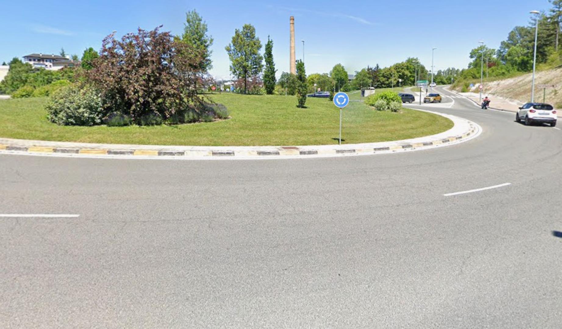 Calle Fuente de la Teja de Pamplona, en la rotonda hacia Mendillorri
