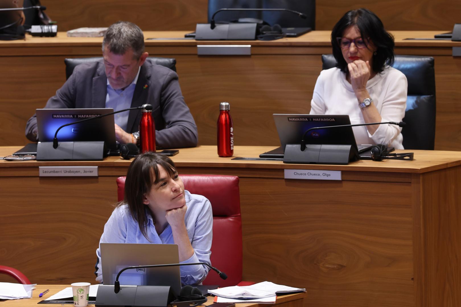 La consejera de Vivienda, Begoña Alfaro, en el pleno del Parlamento de Navarra