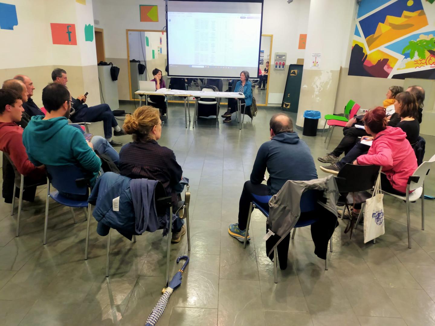Charla celebrada recientemente en Estella para constituir una plataforma contra los proyectos mineros.