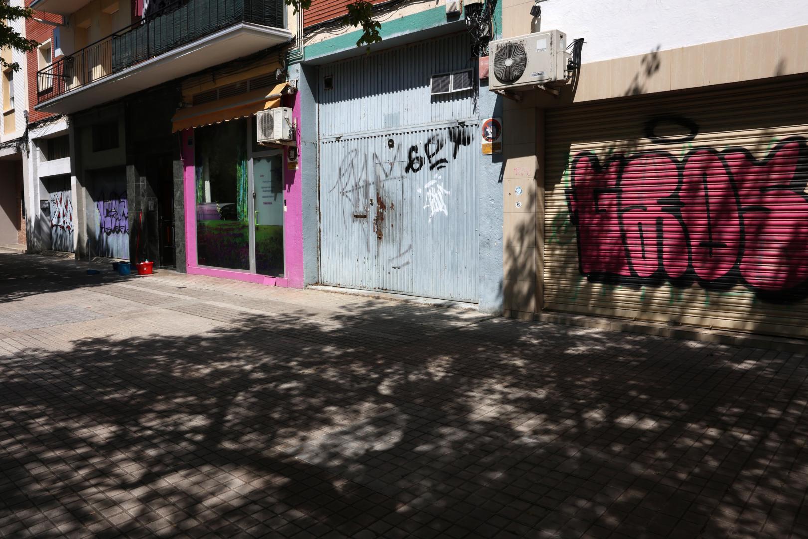 Bajera de la calle Urzainqui donde se produjo el operativo policial el miércoles por la mañana.