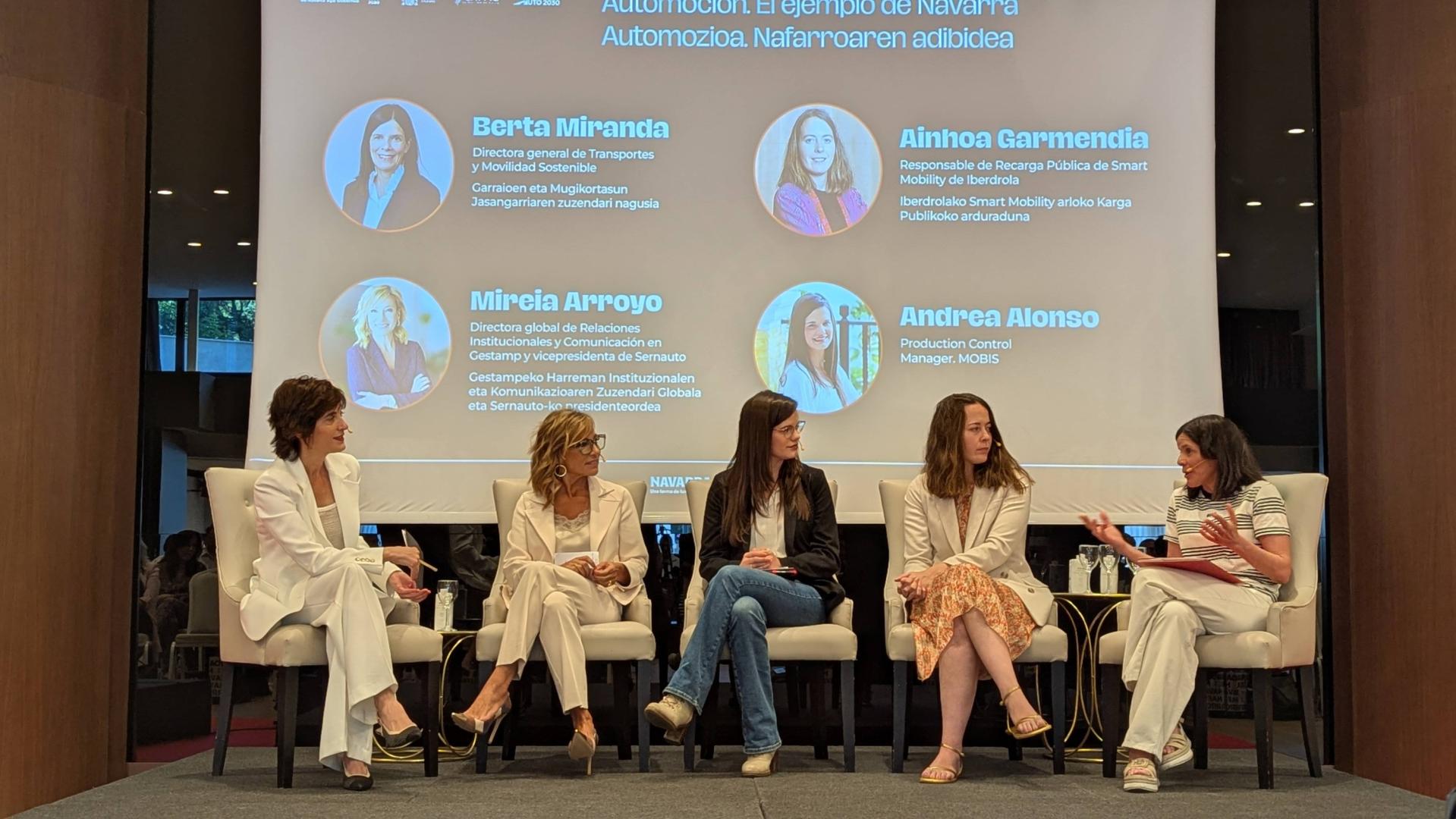 De izda. a dcha., Cristina Ochoa, Mireia Arroyo, Andrea Alonso, Ainhoa Garmendia y Berta Miranda