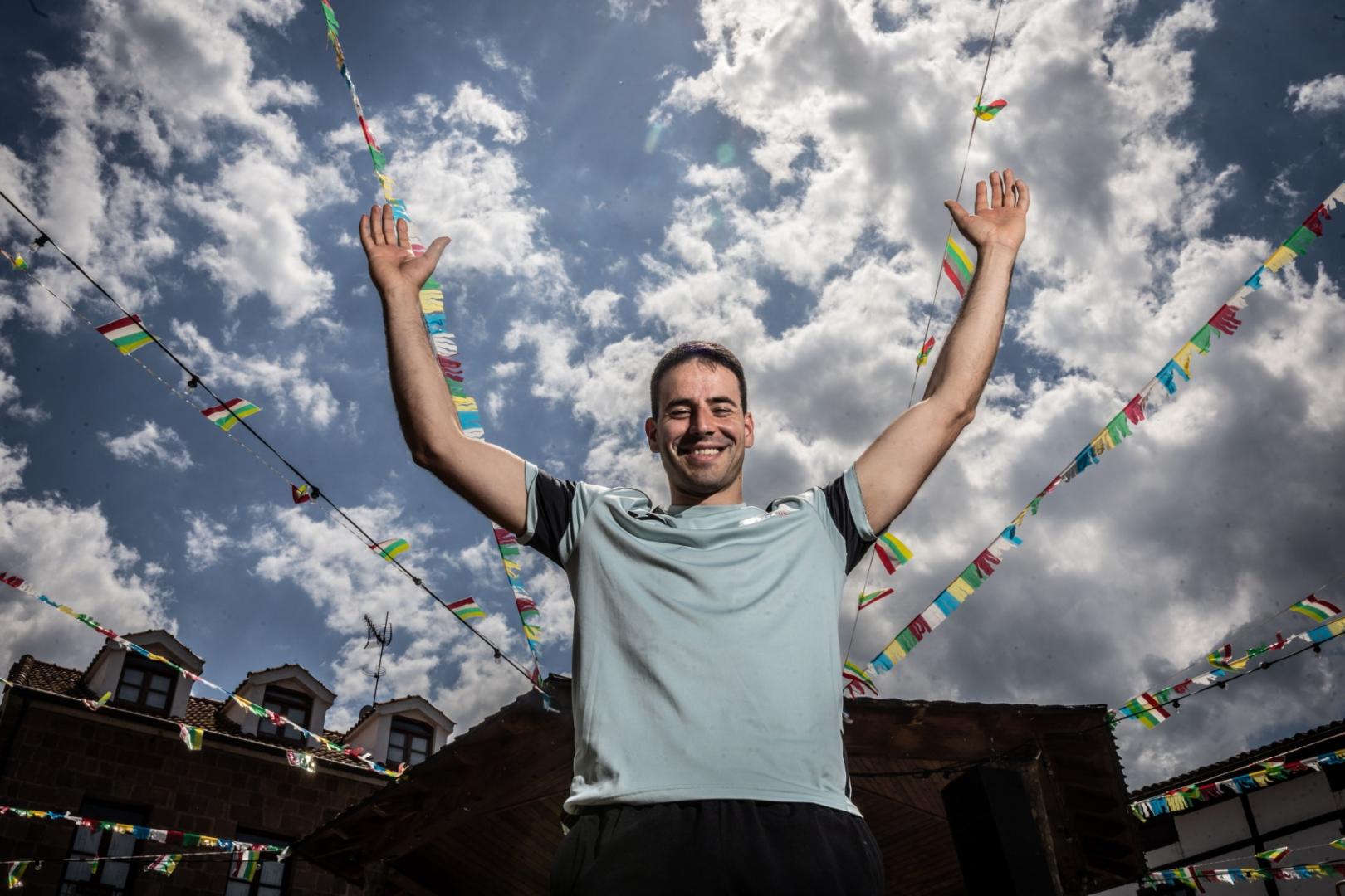 Darío Gómez, en la plaza de Ezcaray.