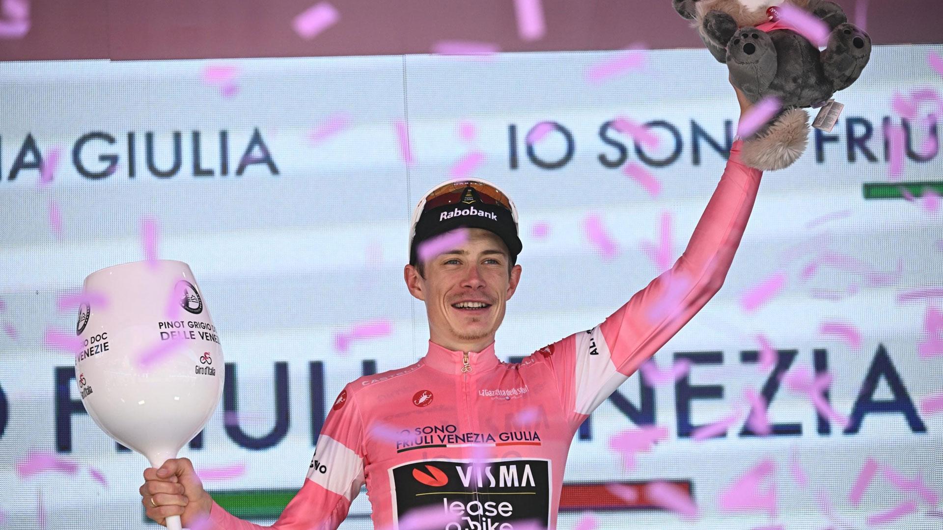 Jonas Vingegaard ha vencido en la decimocuarta etapa del Giro de Italia entre Aosta y Pila y se ha enfundado la 'maglia rosa' de líder