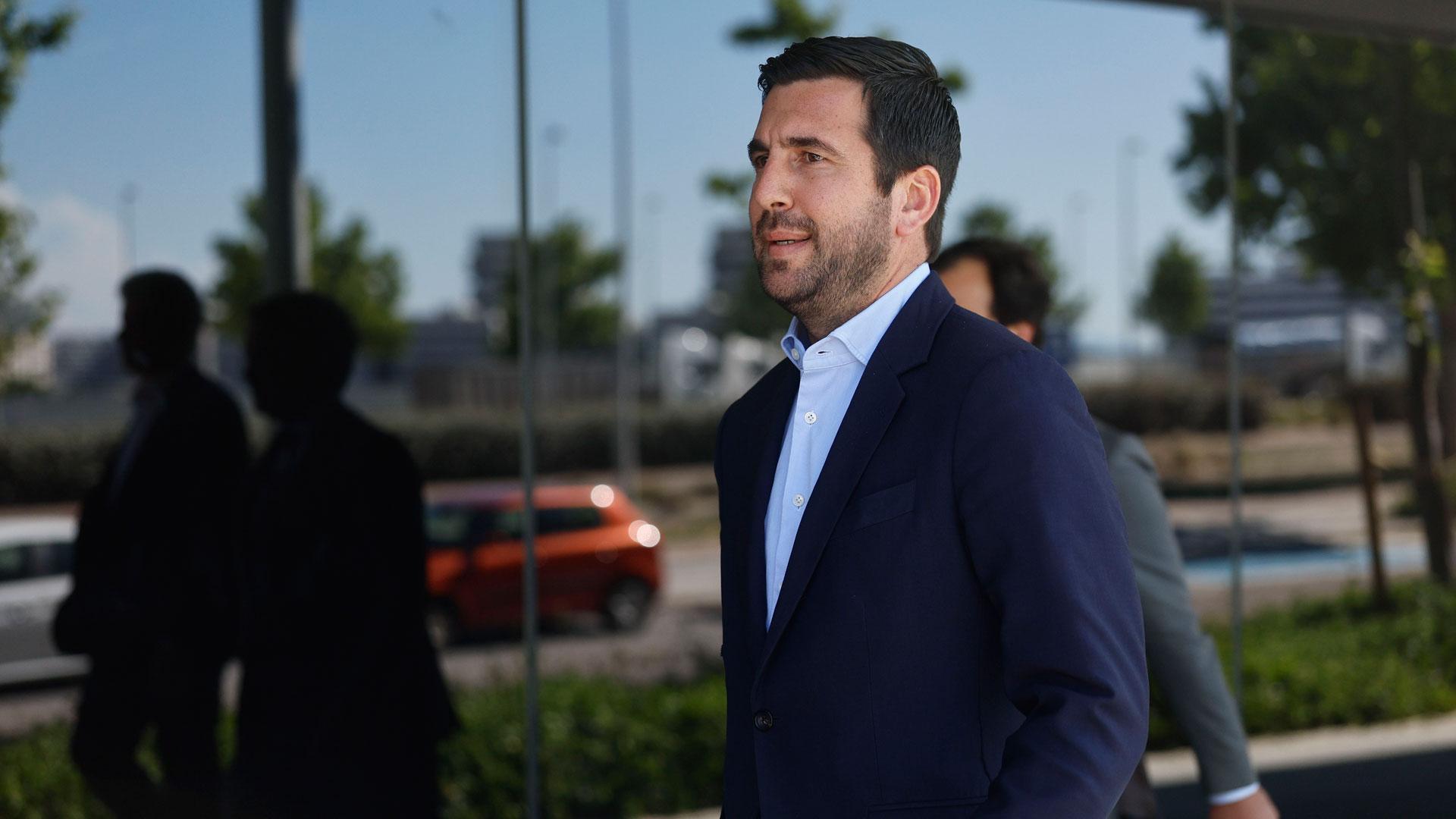 Enrique Riquelme, presidente de la empresa Cox Energy, a su llegada las oficinas del Real Madrid en Valdebebas, para hacer entrega de la documentación para confirmar su candidatura a la presidencia del Real Madrid