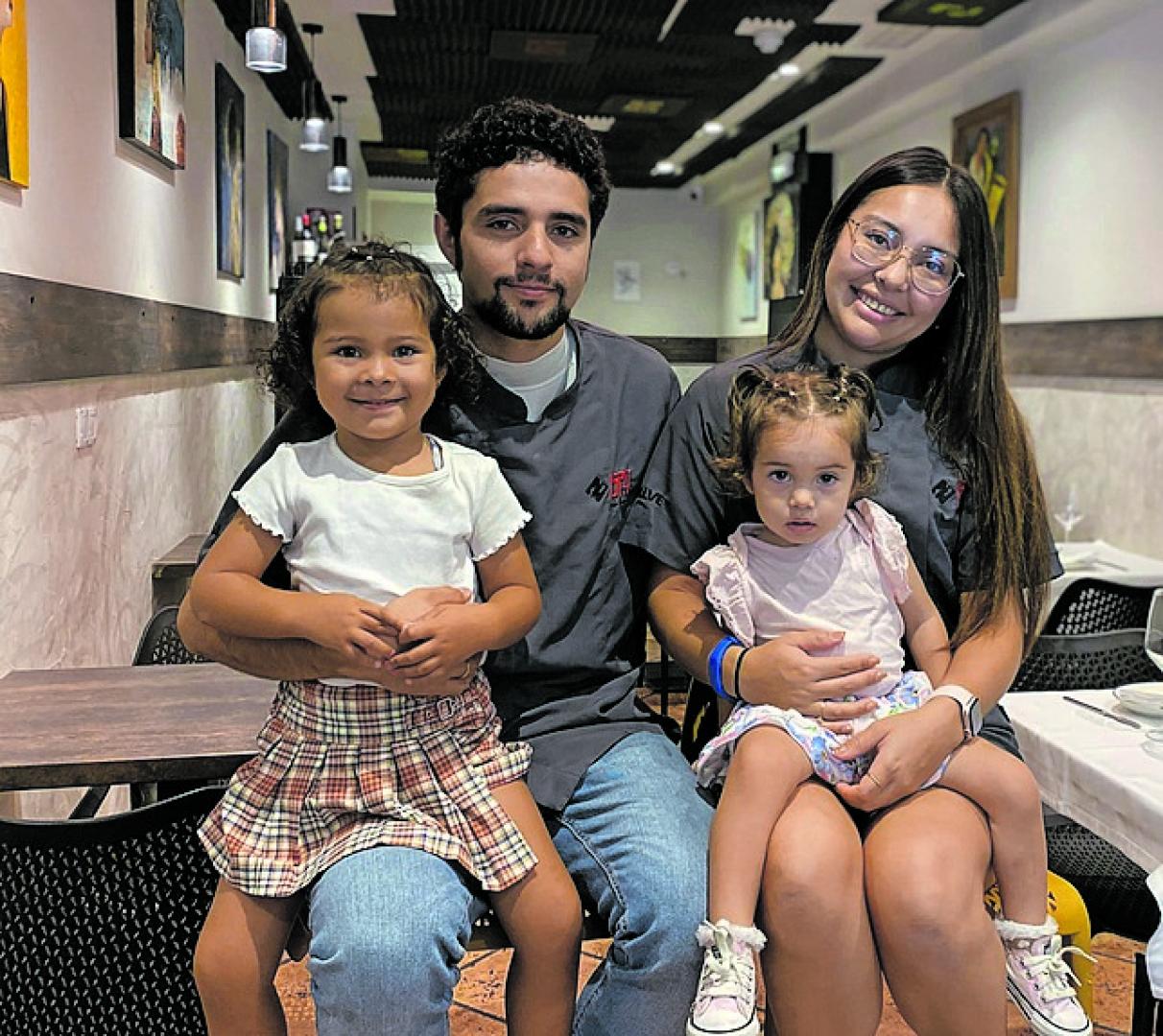 La familia Lozano Hernández en Ispa Neotaberna. MARIANA BETANCOURT