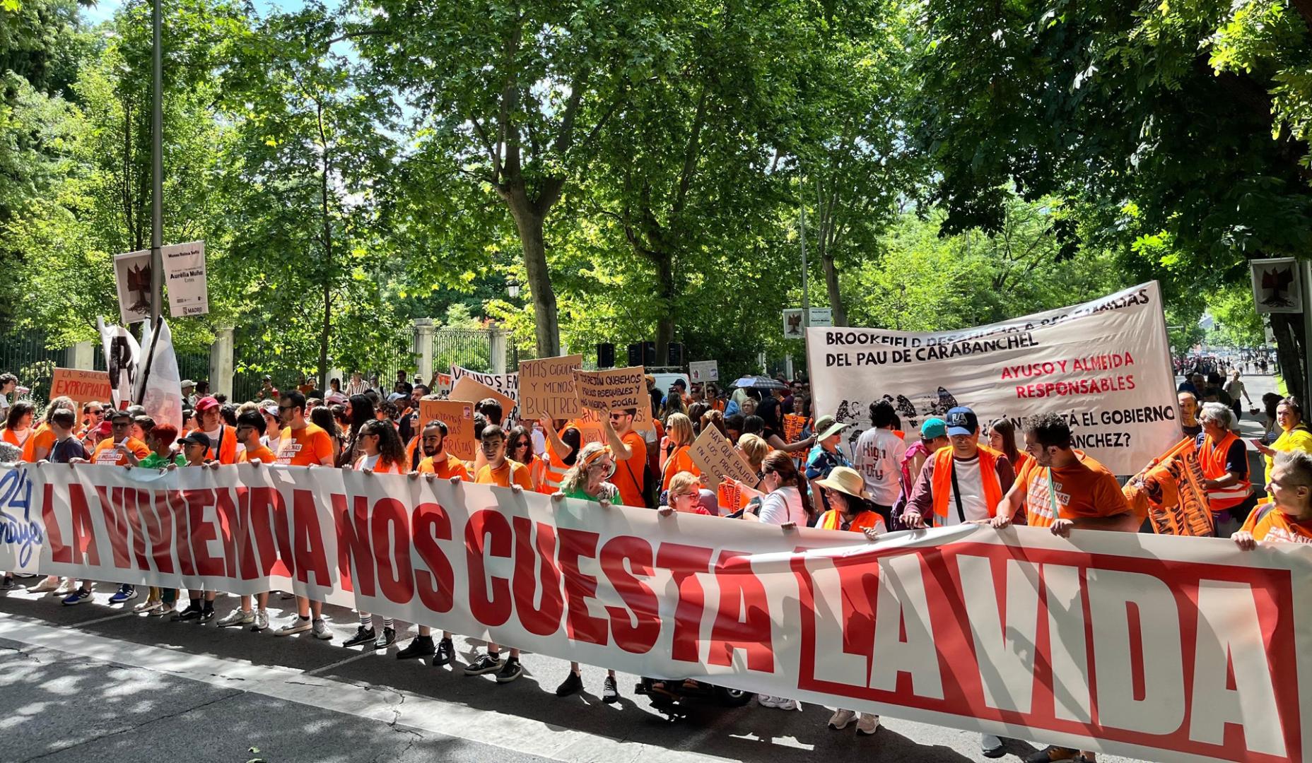 Cabecera de la manifestación por la vivienda en Madrid
