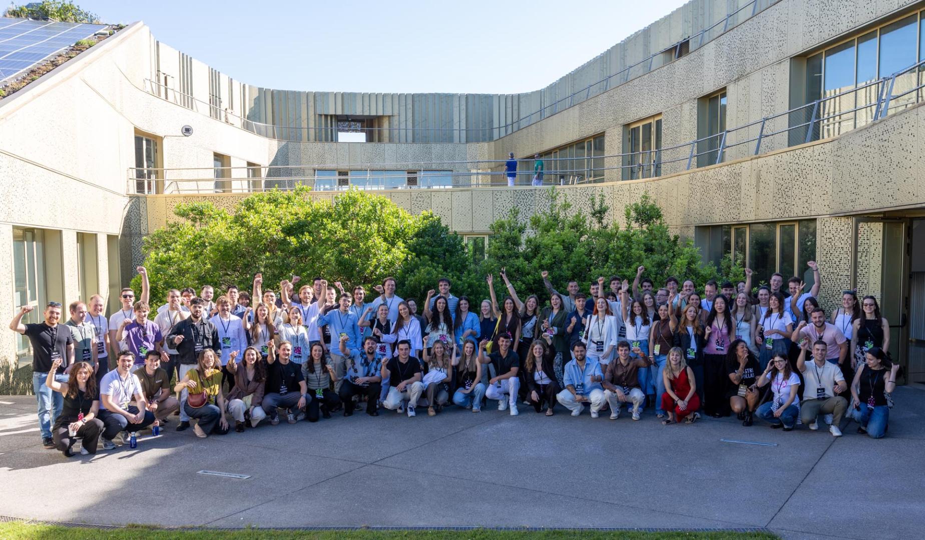 Los integrantes de esta nueva lista se reúnen en una intensa jornada en San Sebastián