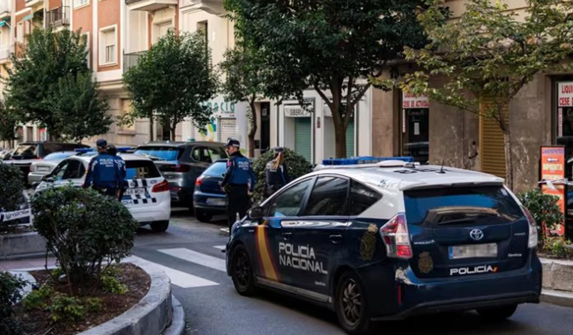 Agentes de la Policía Nacional y Policía Municipal en las calles de Madrid