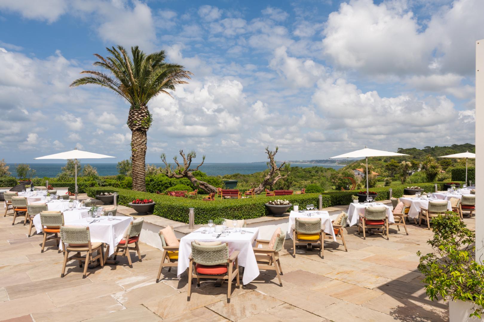 Es posiblle desayunar, comer y cenar frente al mar