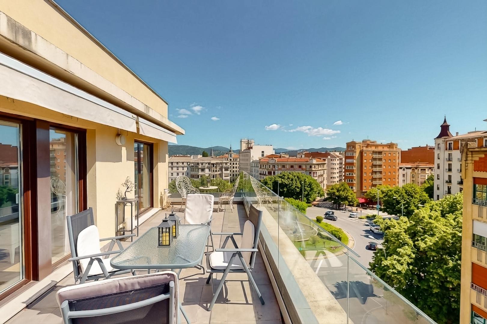 Ático dúplex con terrazas en el centro de Pamplona