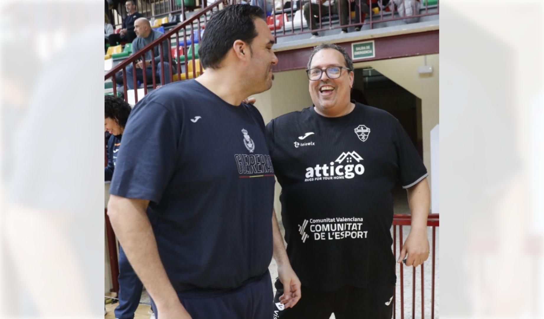 Alberto Zabalegui,junto a Joaquín Rocamora, técnico al que sustituirá tras asumir éste el cargo de seleccionador nacional absoluto