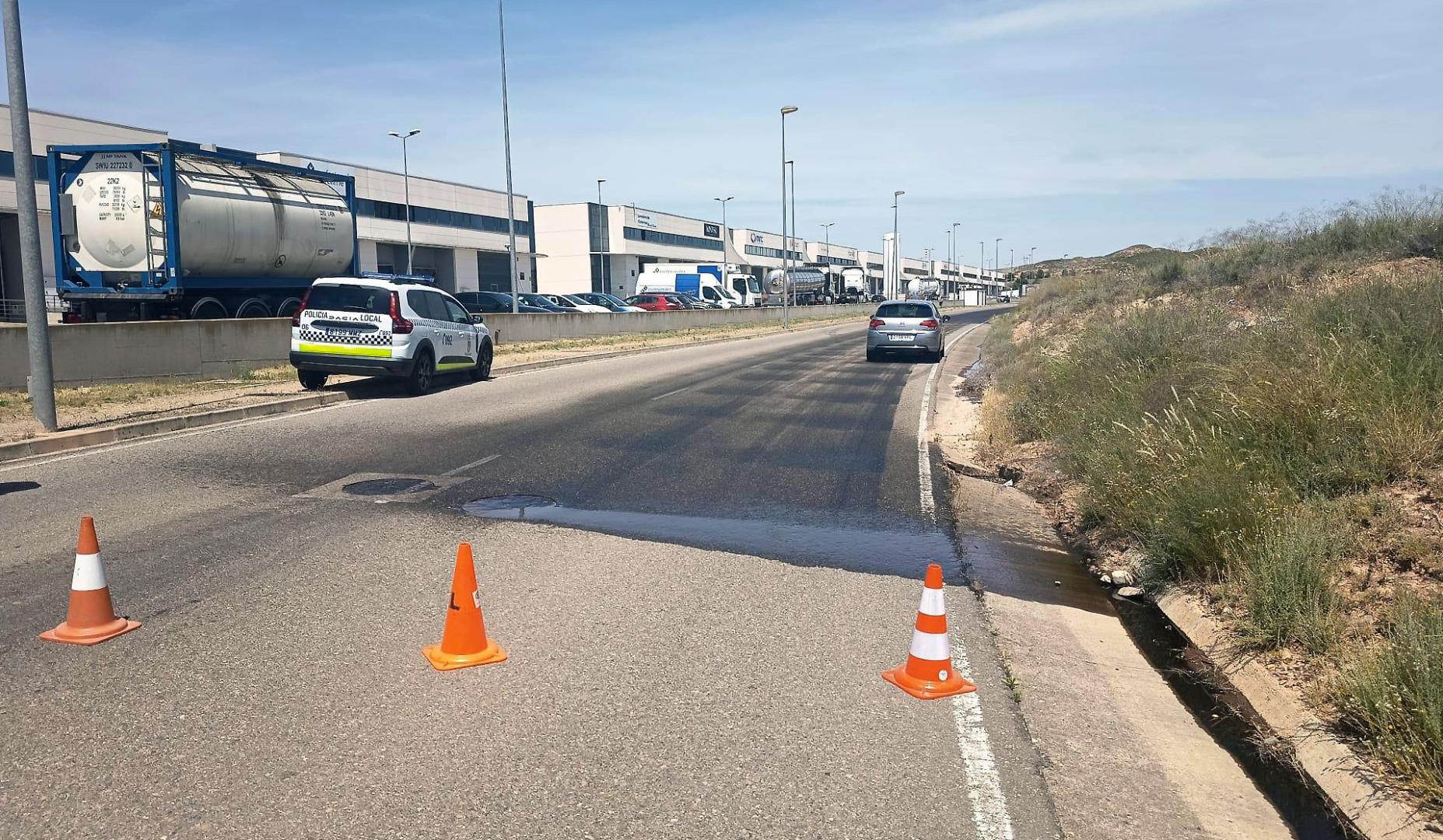 Vertido de aceite en el polígono La Serna