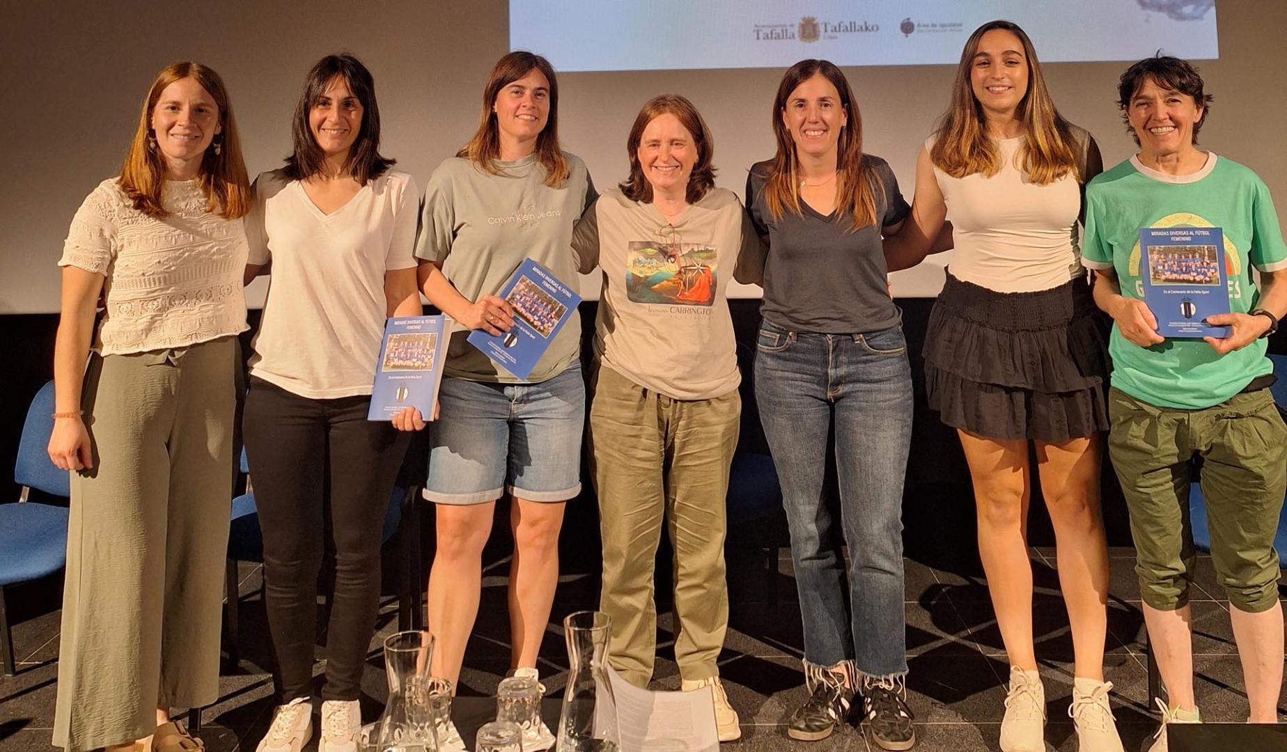 Participantes en la jornada en Tafalla con motivo del Día Internacional del Fútbol Femenino
