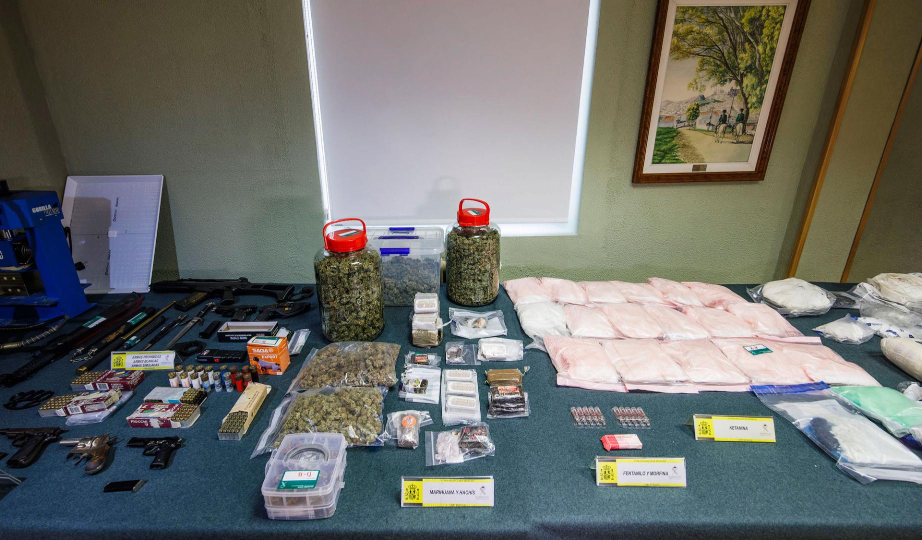 La Guardia Civil ha desmantelado una importante organización criminal dedicada al tráfico de drogas y el blanqueo de capitales, con la detención de 16 personas