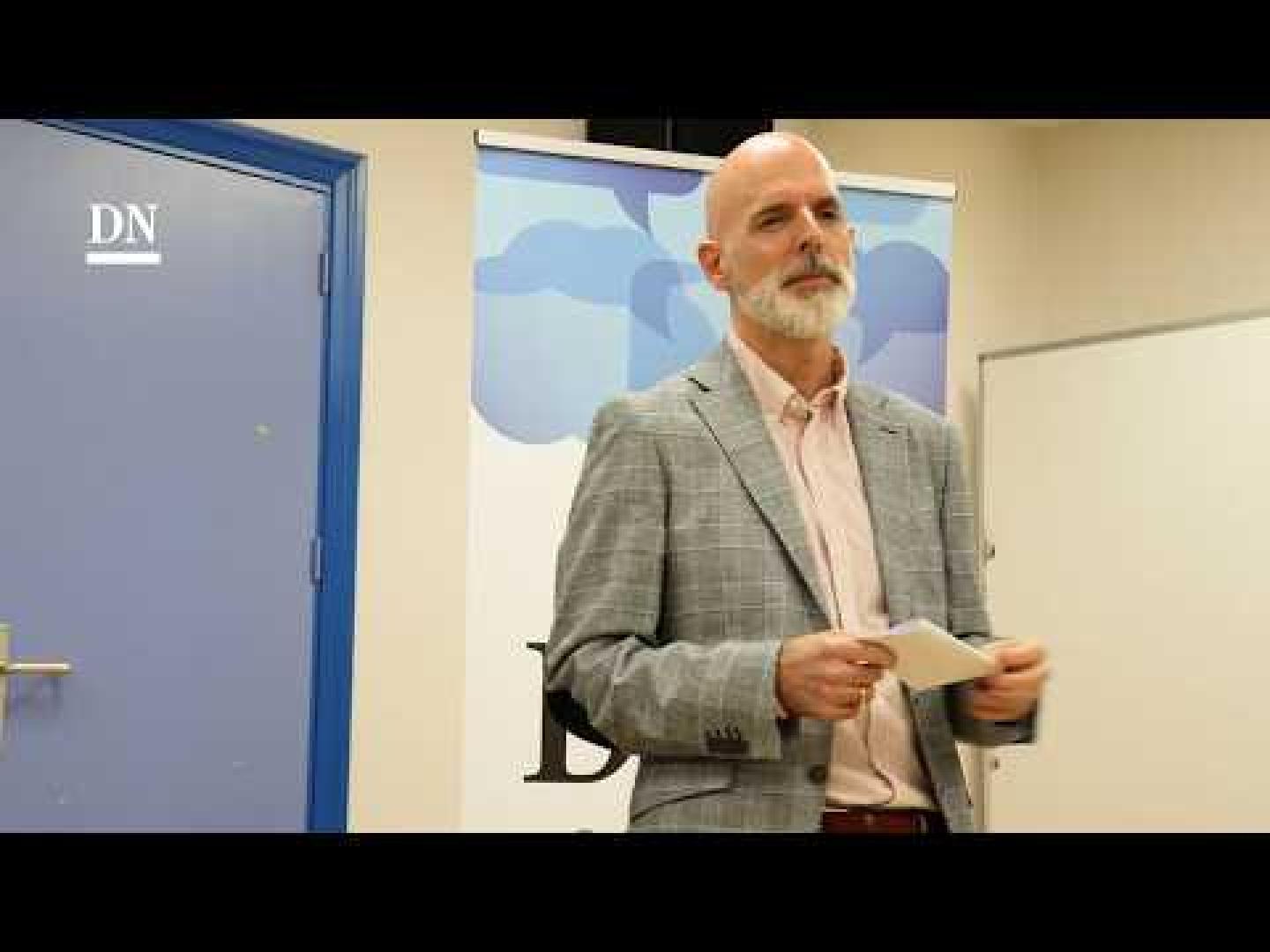 ¿Cómo se vive la jubilación hoy? Ramón, Monse y José comparten su visión en el foro "Desafíos de Navarra". Un diálogo sobre envejecimiento activo, desde el voluntariado hasta la pasión por el baile y el arte. Los ponentes rompen el mito de la "clase pasiva" y reivindican su papel clave en la sociedad actual. Descubre por qué es vital aprender a decir "no" para proteger este tiempo de libertad ganado. Un encuentro intergeneracional lleno de humor, realismo y consejos para el futuro de todos.